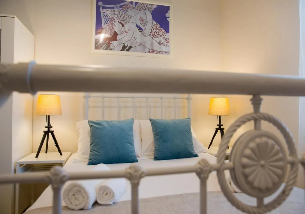 Bedroom in Shongas Inn