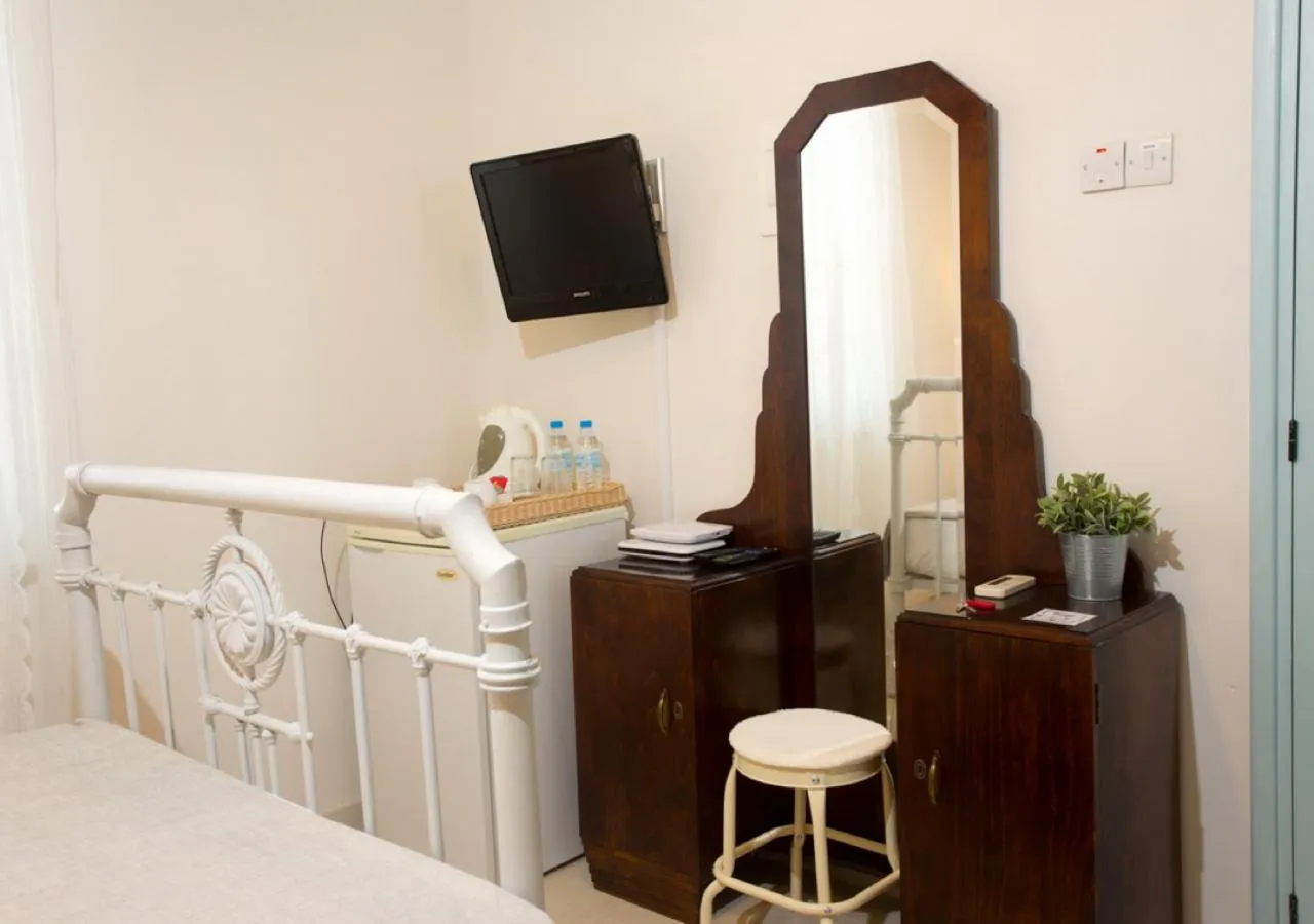 Decorative detail in Shongas Inn