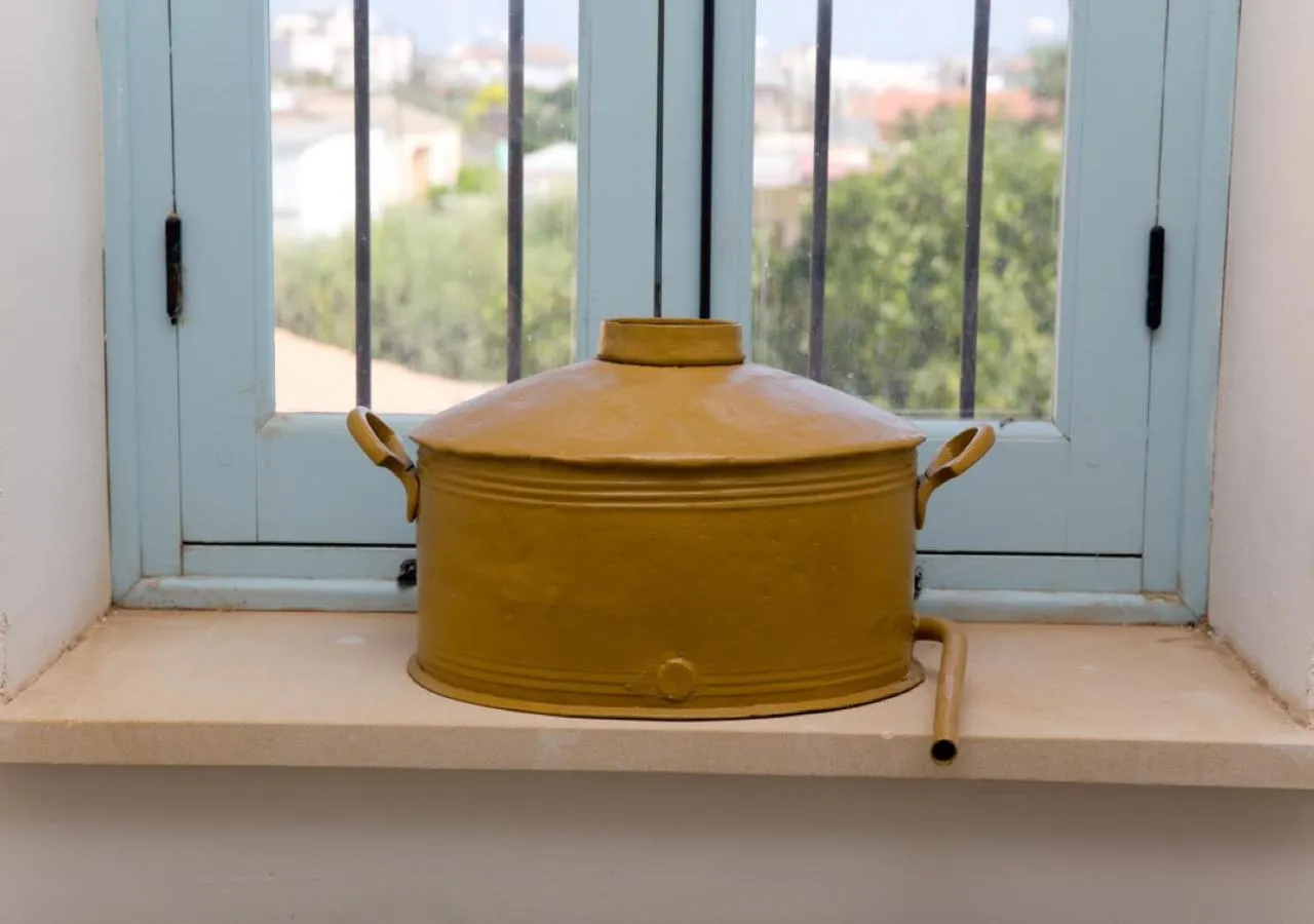 Decorative detail in Shongas Inn