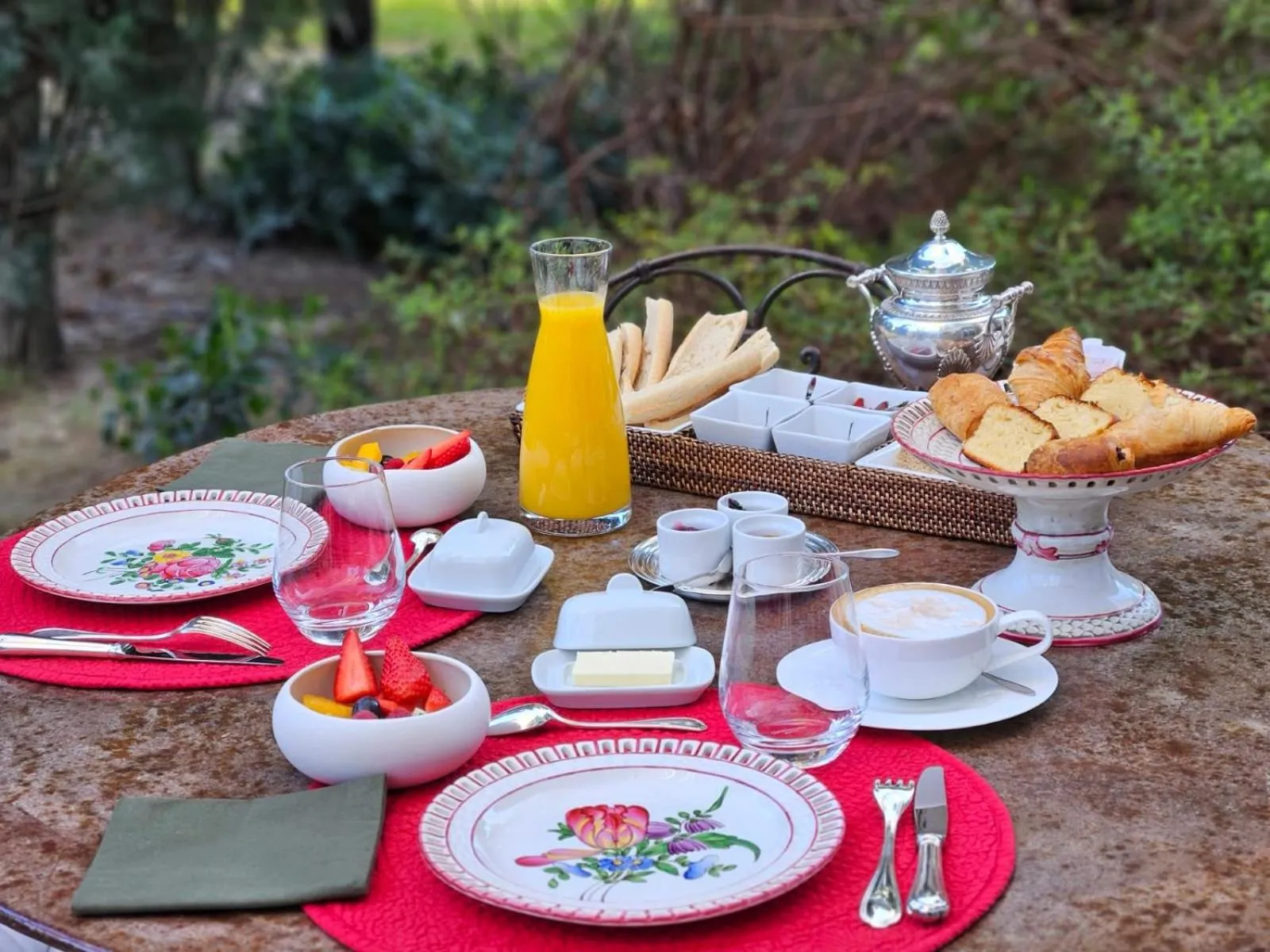 Breakfast in La Divine Comédie-Suites Deluxe