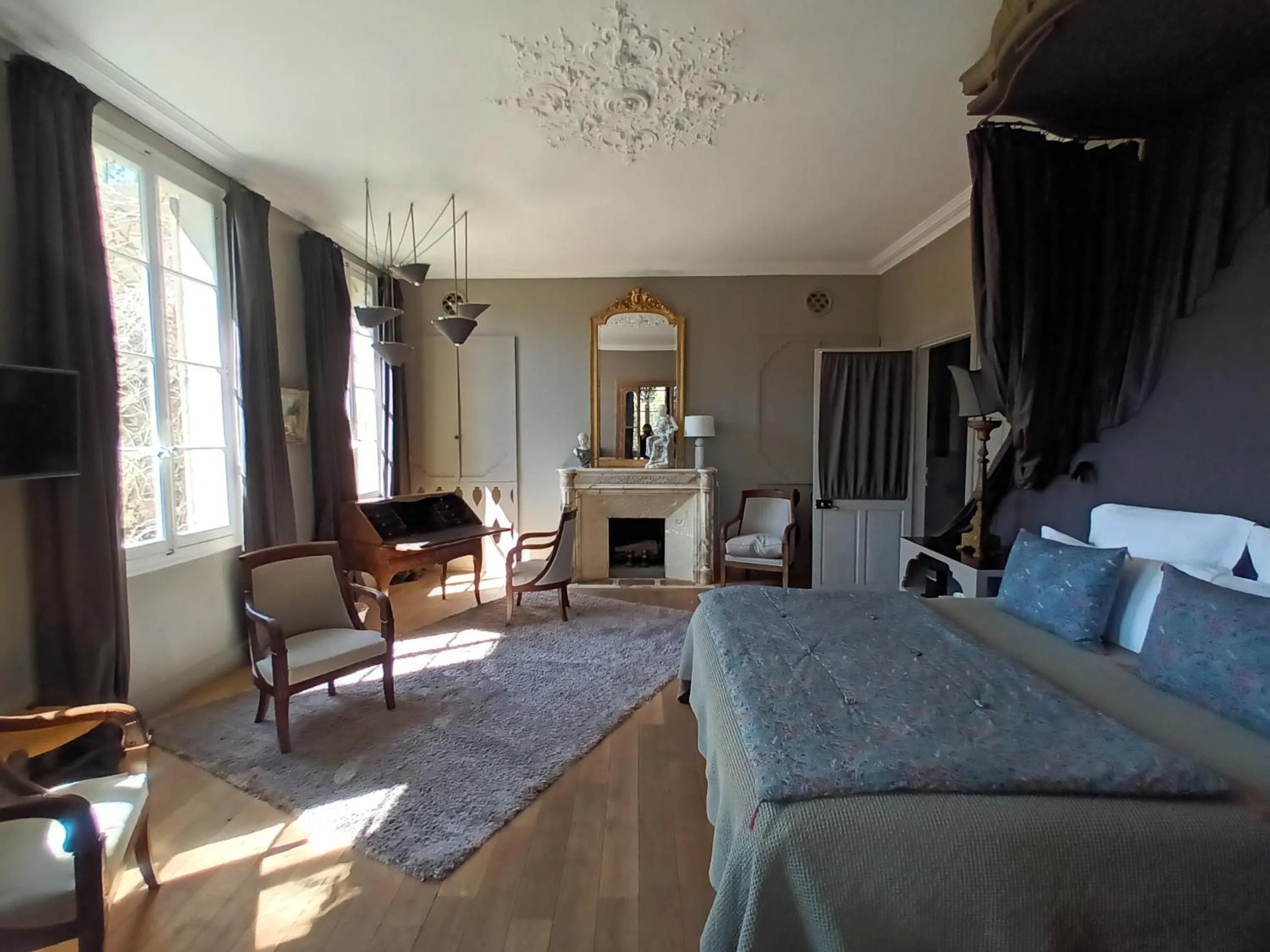 Bedroom, Bed in La Divine Comédie-Suites Deluxe