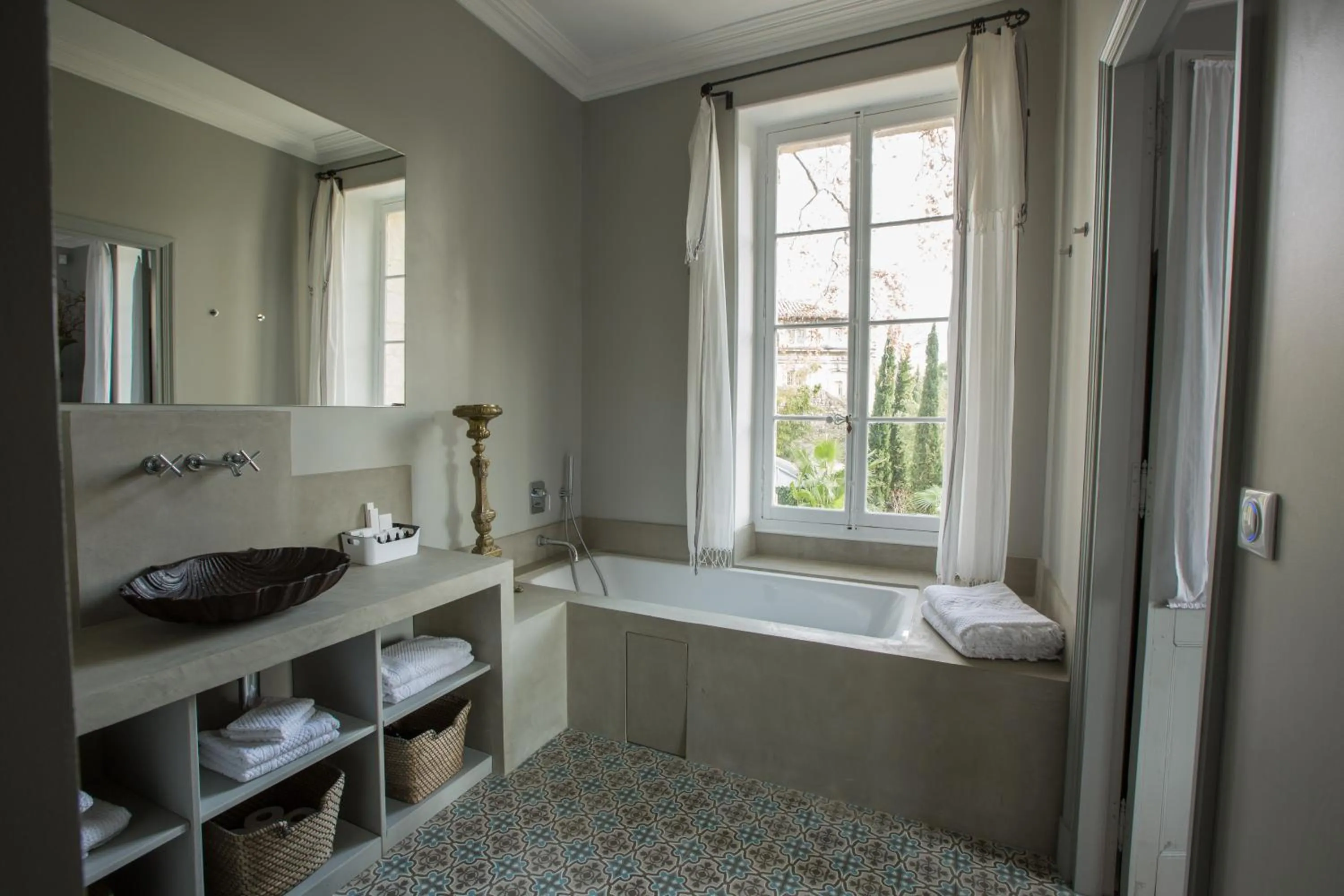 Shower in La Divine Comédie-Suites Deluxe