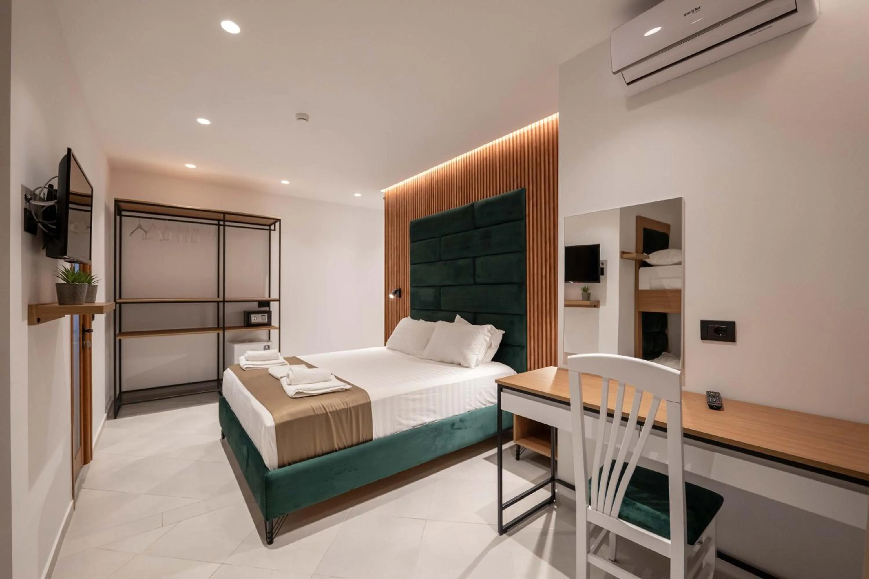 Bed in Vila Shpetimi