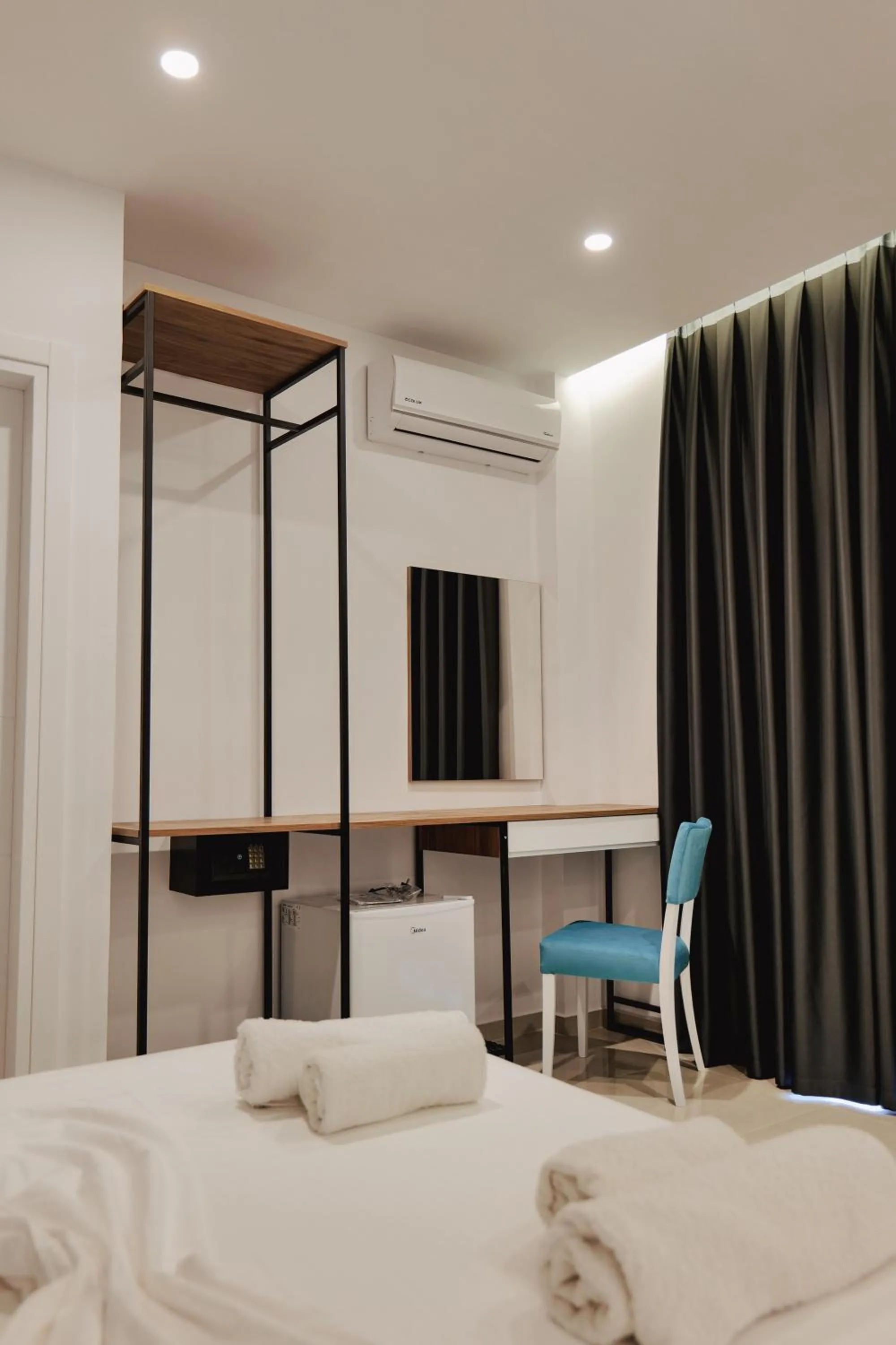 Photo of the whole room, Bed in Vila Shpetimi