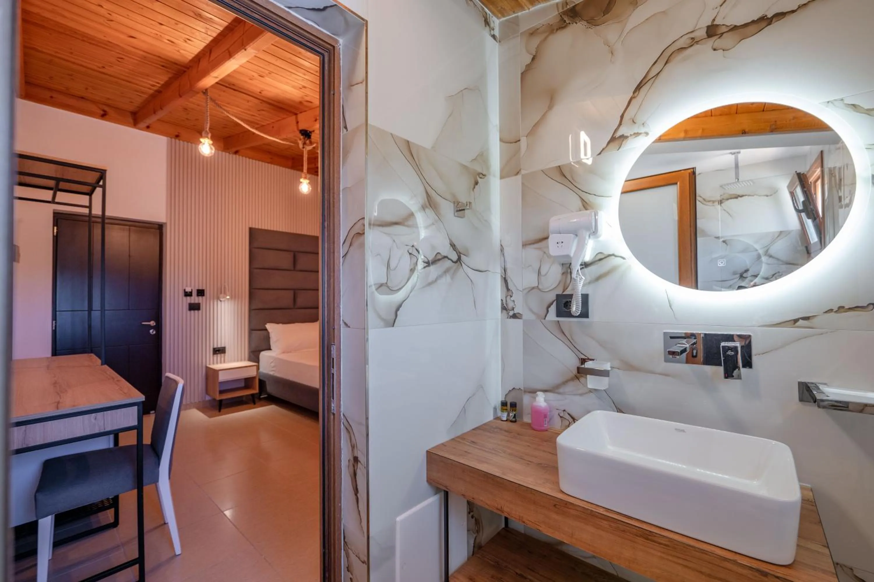 Bathroom, Bed in Vila Shpetimi