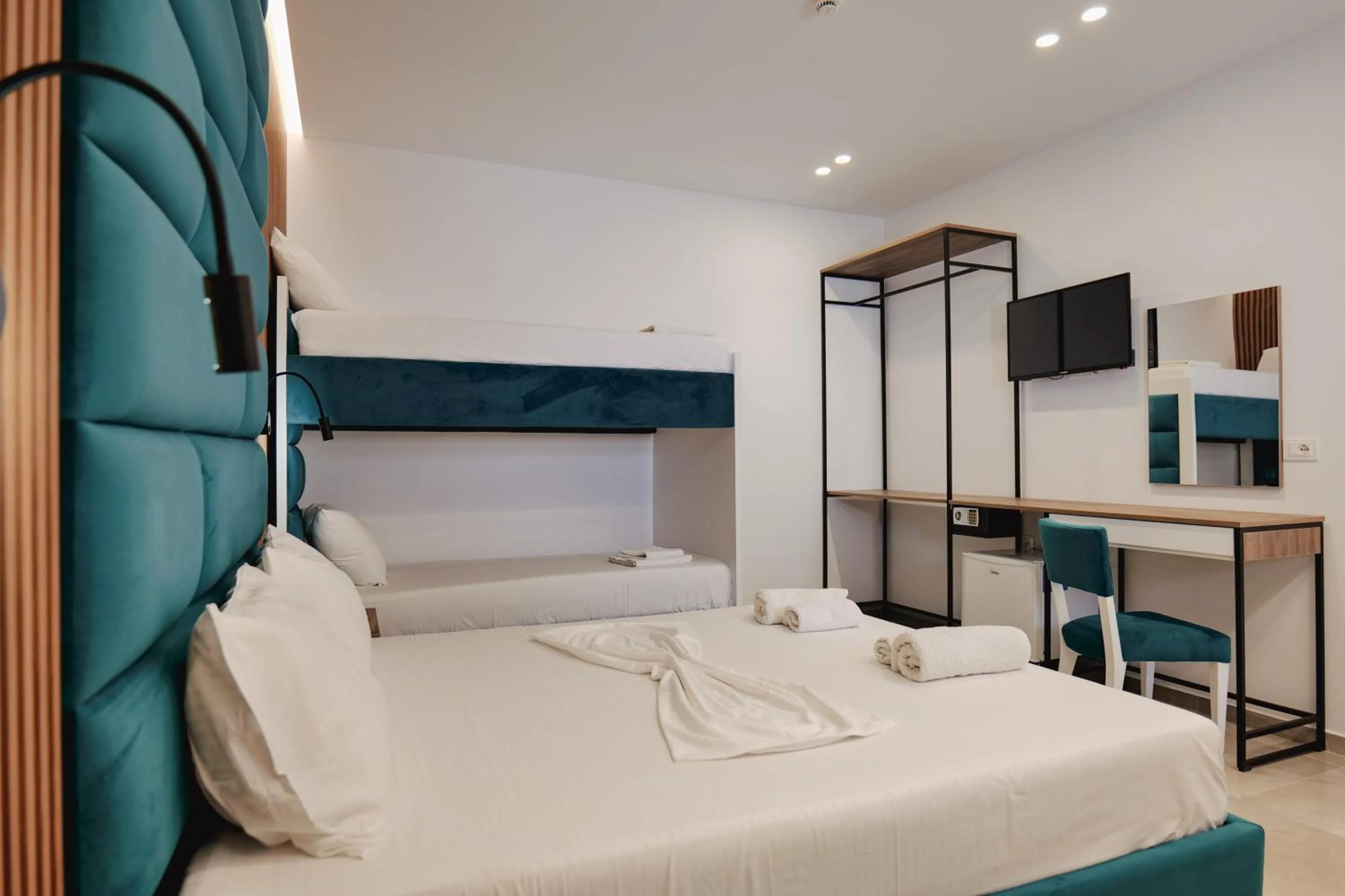 TV and multimedia, Bed in Vila Shpetimi