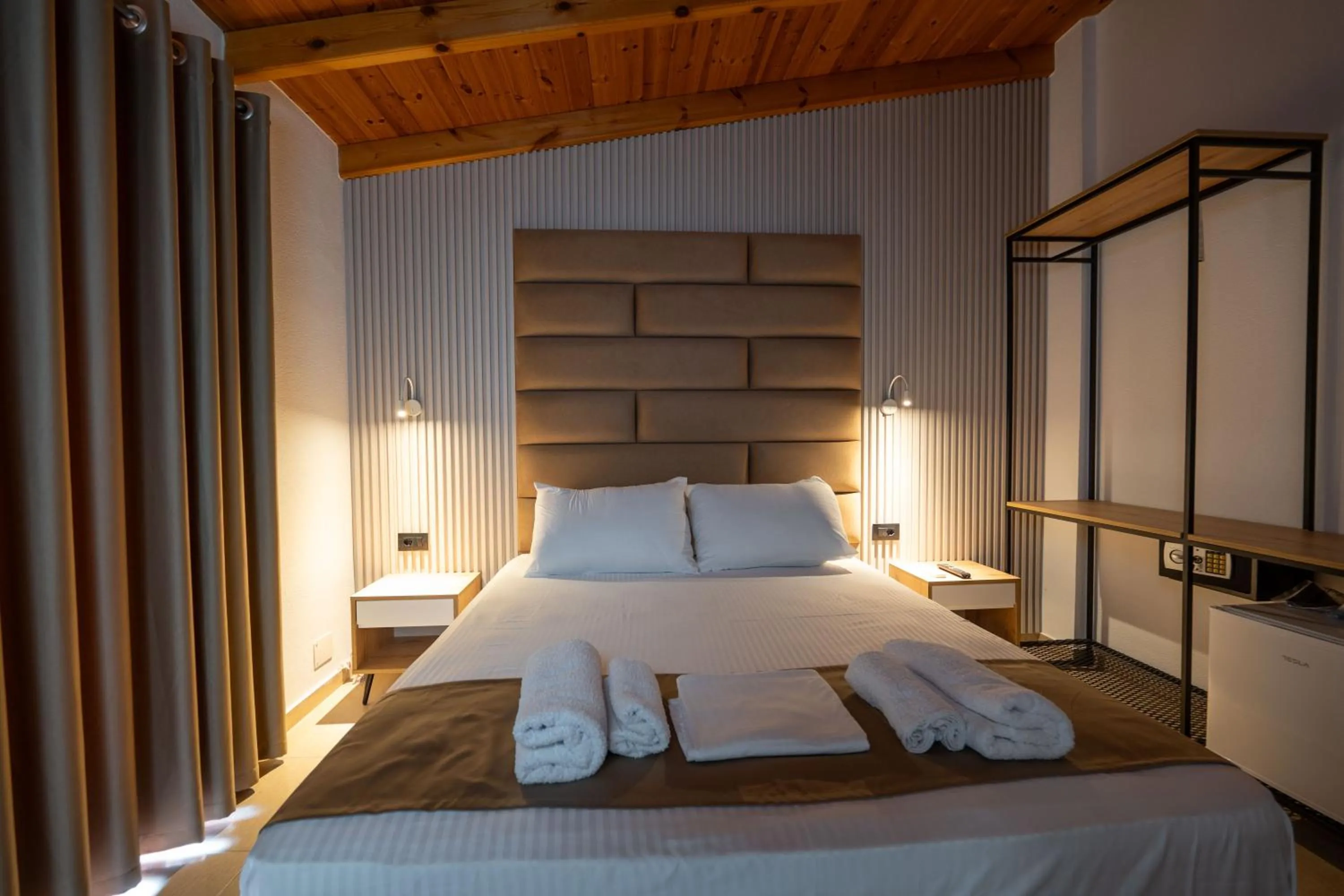 Photo of the whole room, Bed in Vila Shpetimi