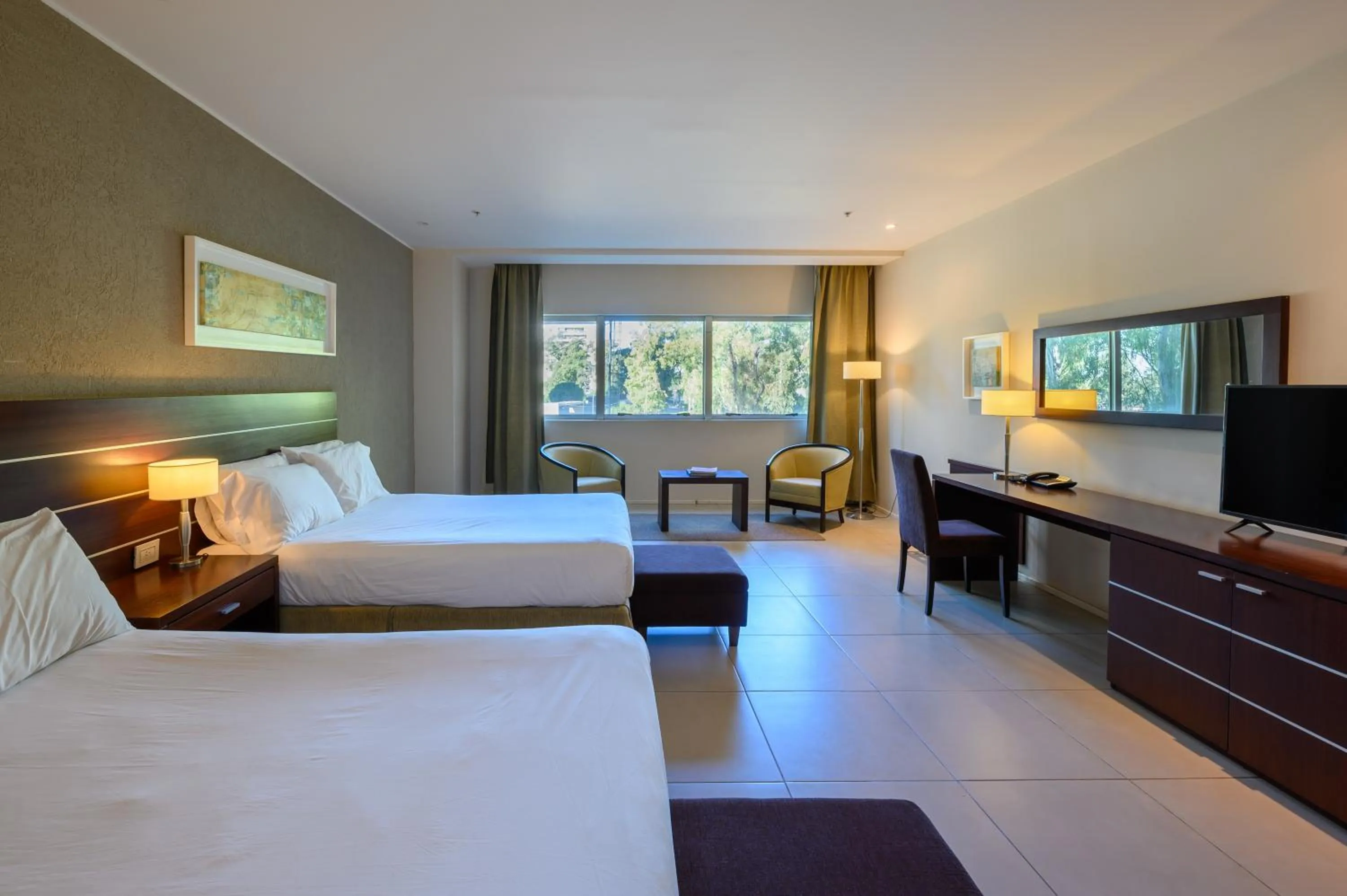 Photo of the whole room in Orfeo Suites Cordoba