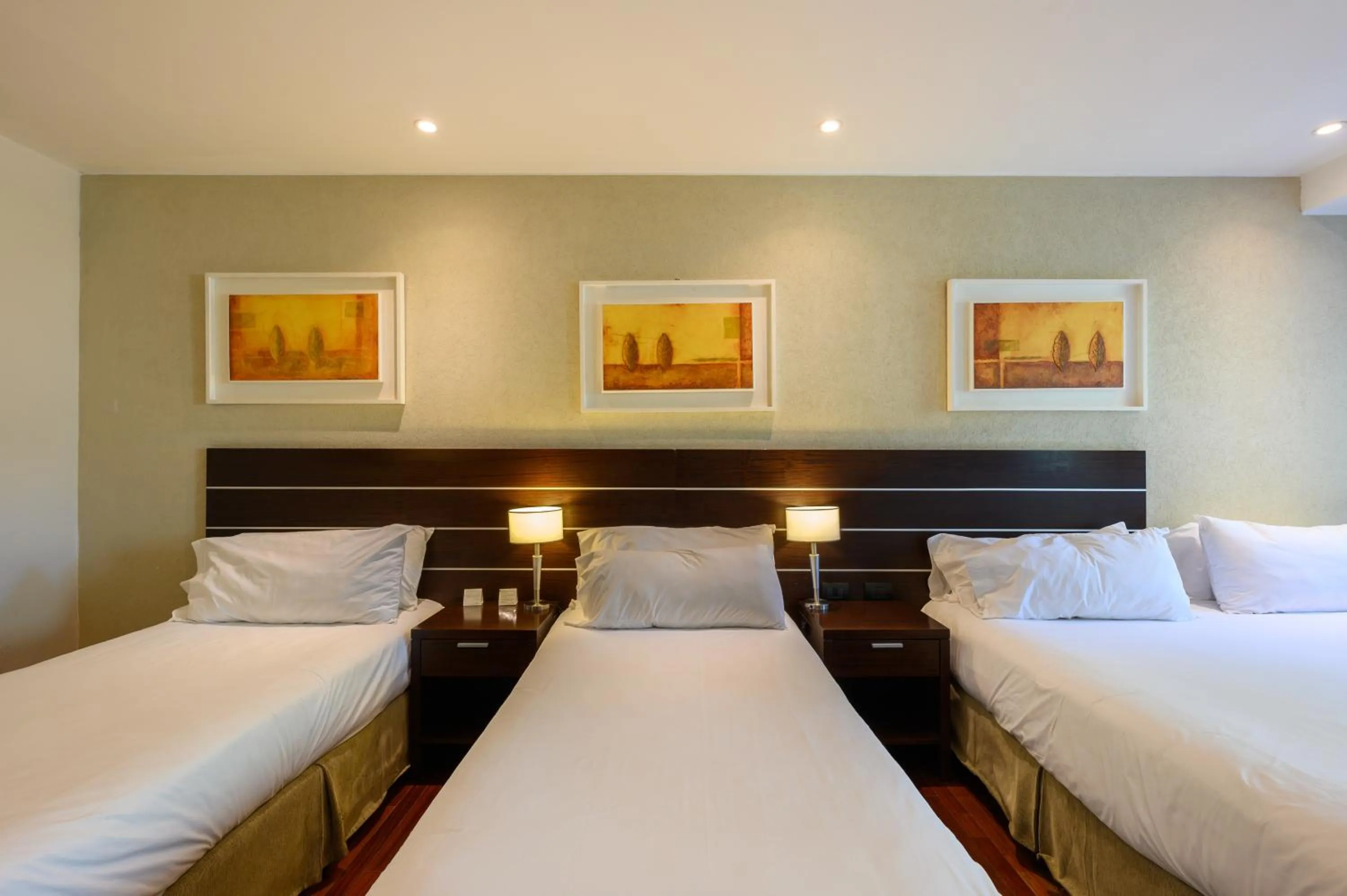 Bed in Orfeo Suites Cordoba