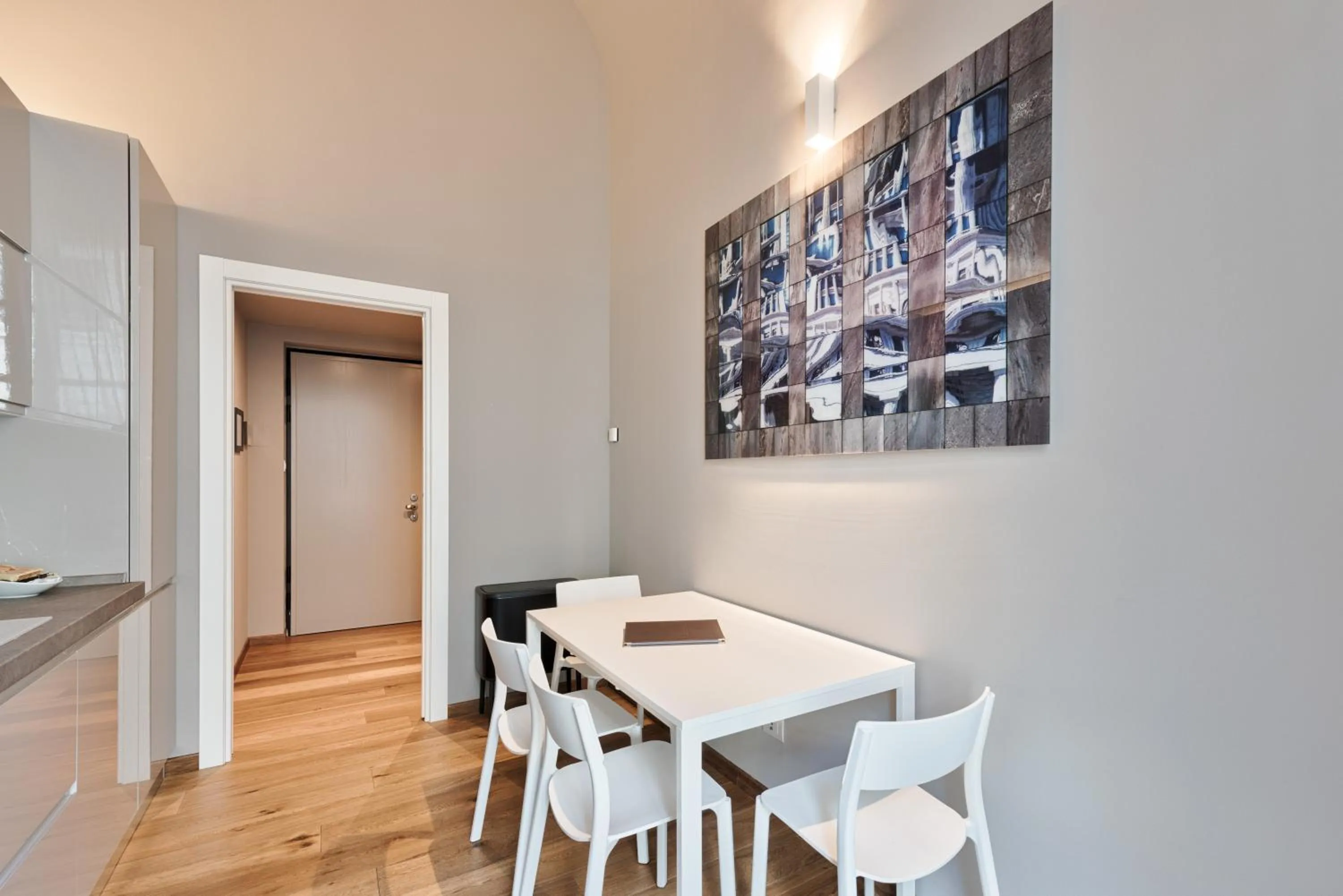 Dining area in Palazzo Del Carretto-Art Apartments and Guesthouse
