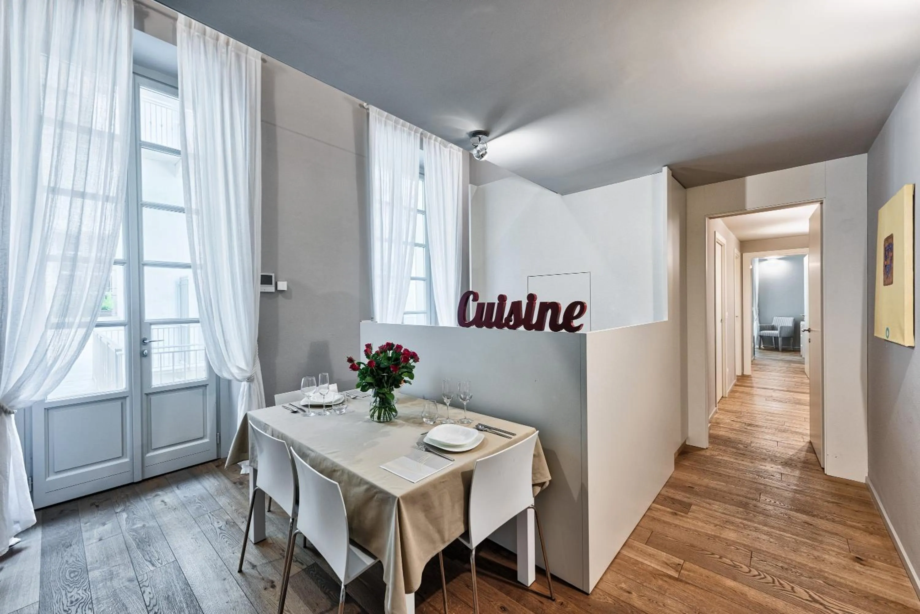 Dining area in Palazzo Del Carretto-Art Apartments and Guesthouse