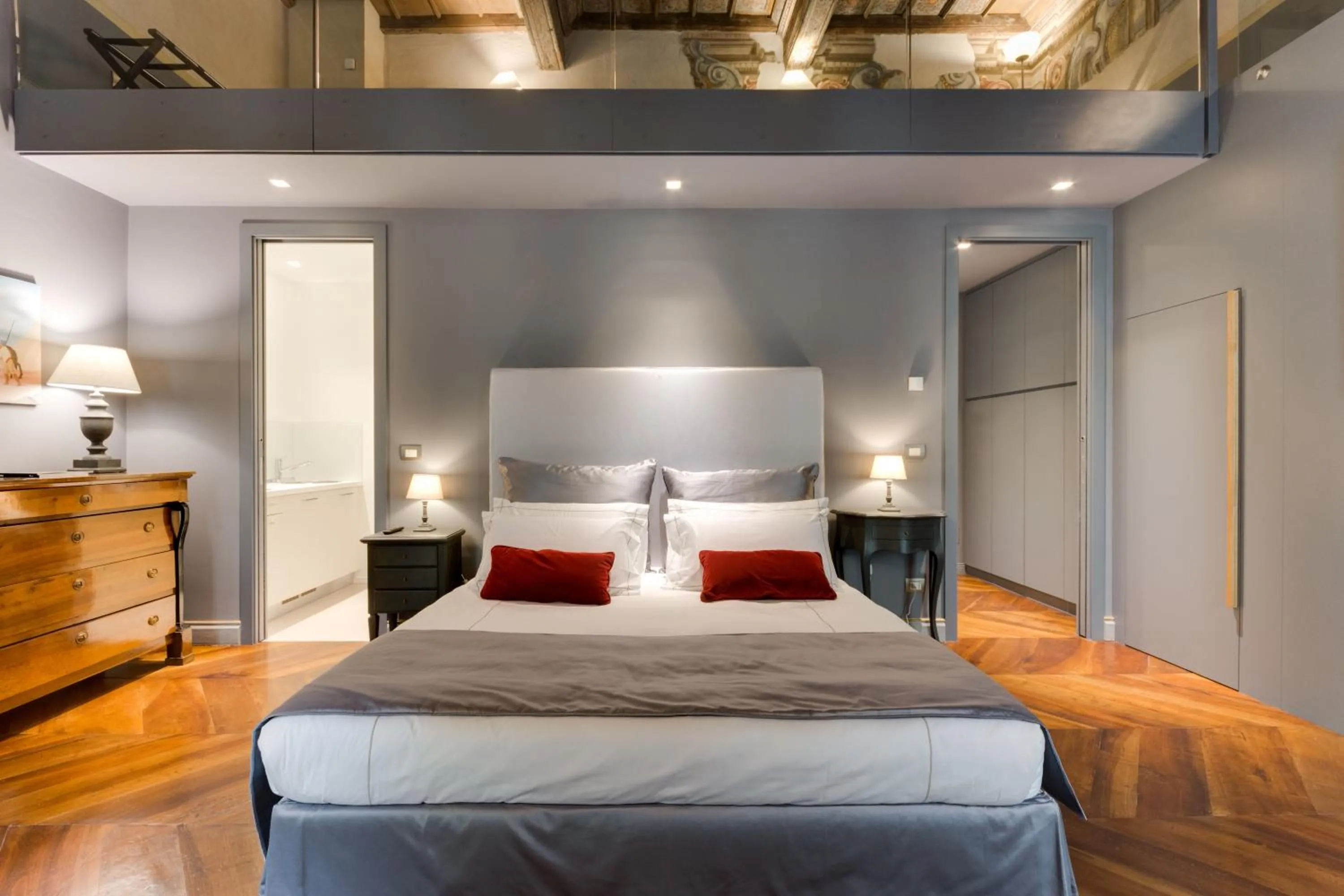 Bed in Palazzo Del Carretto-Art Apartments and Guesthouse