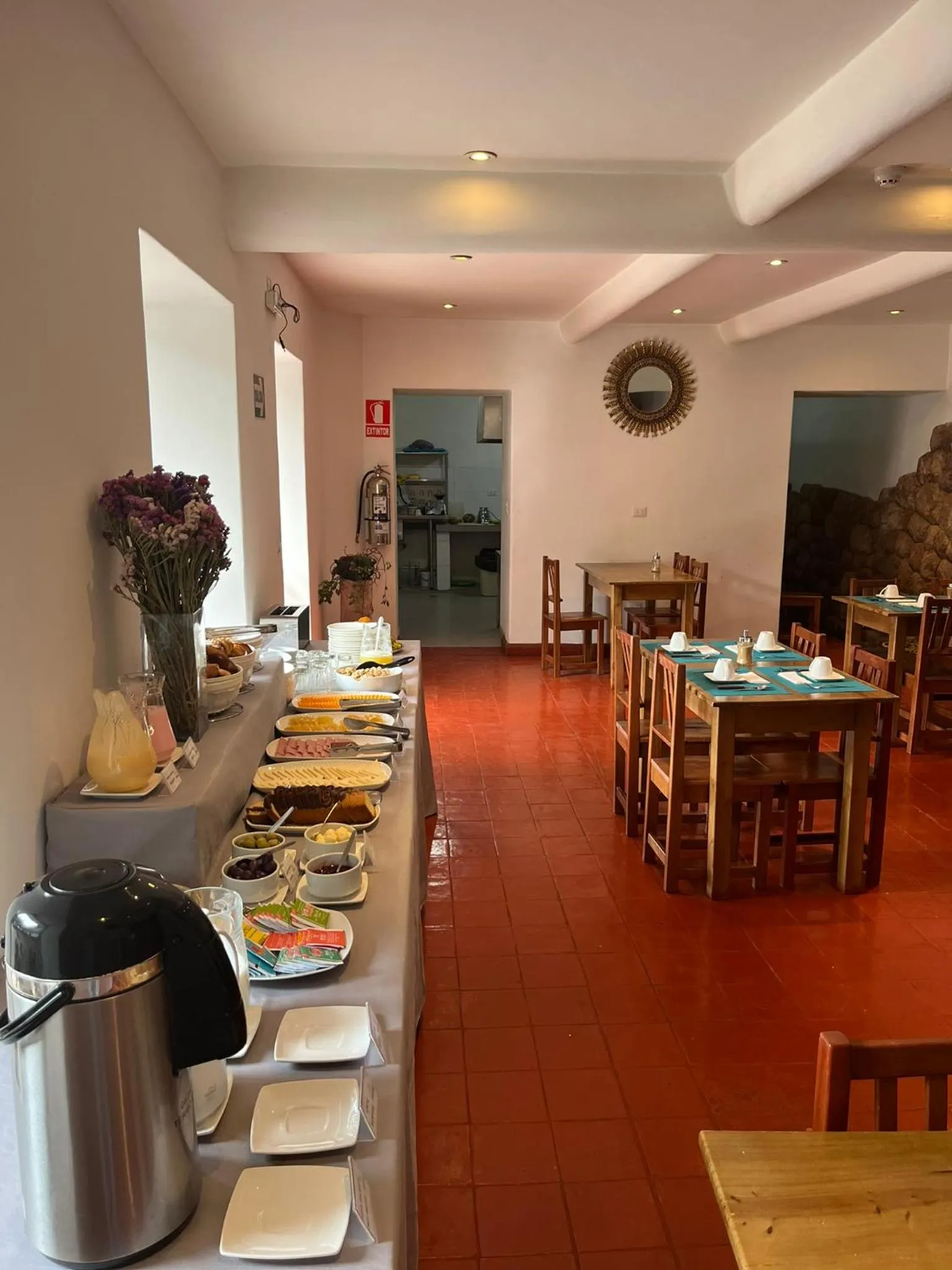 Buffet breakfast in Usgar San Pedro Boutique