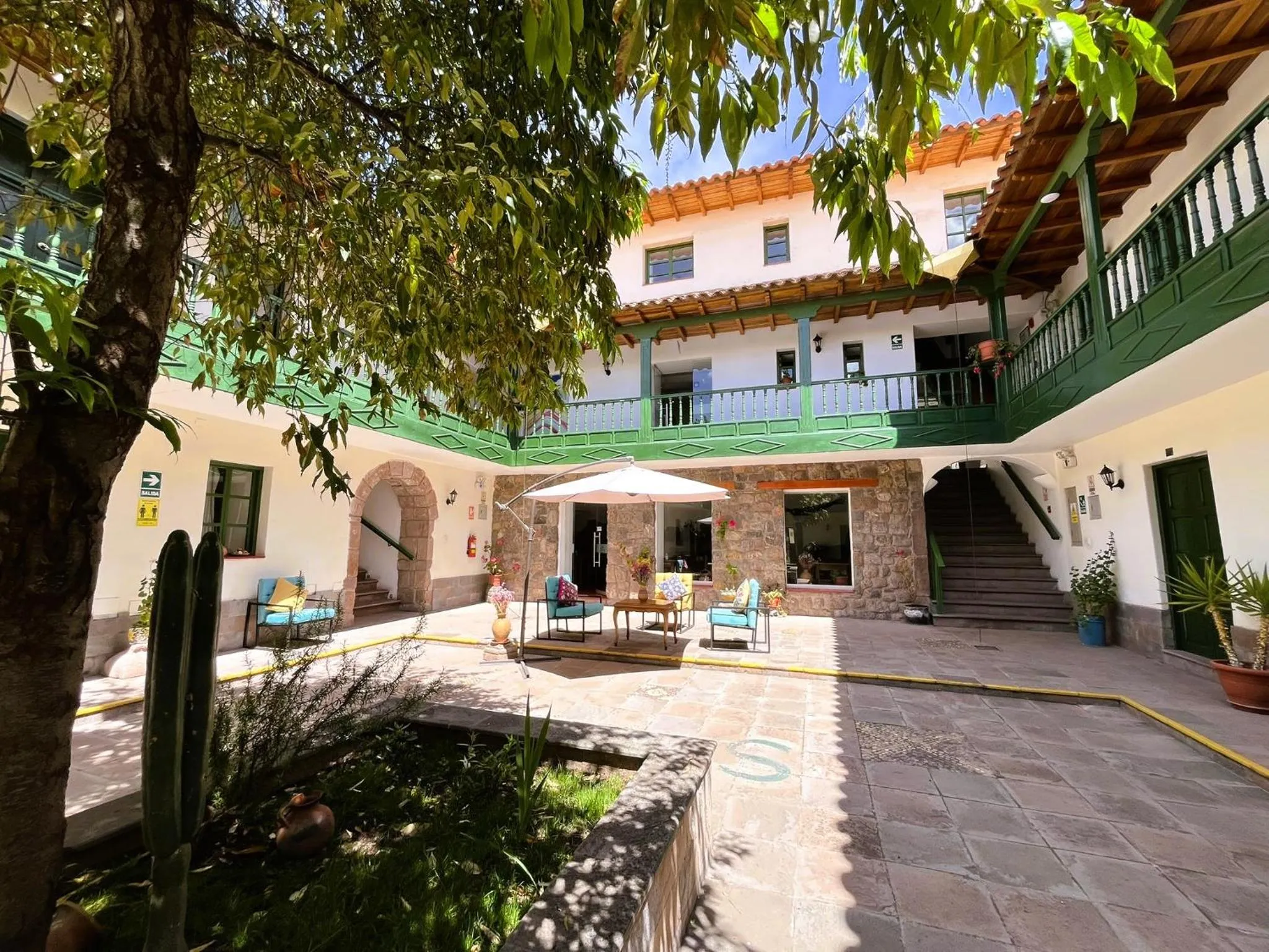 Inner courtyard view in Usgar San Pedro Boutique