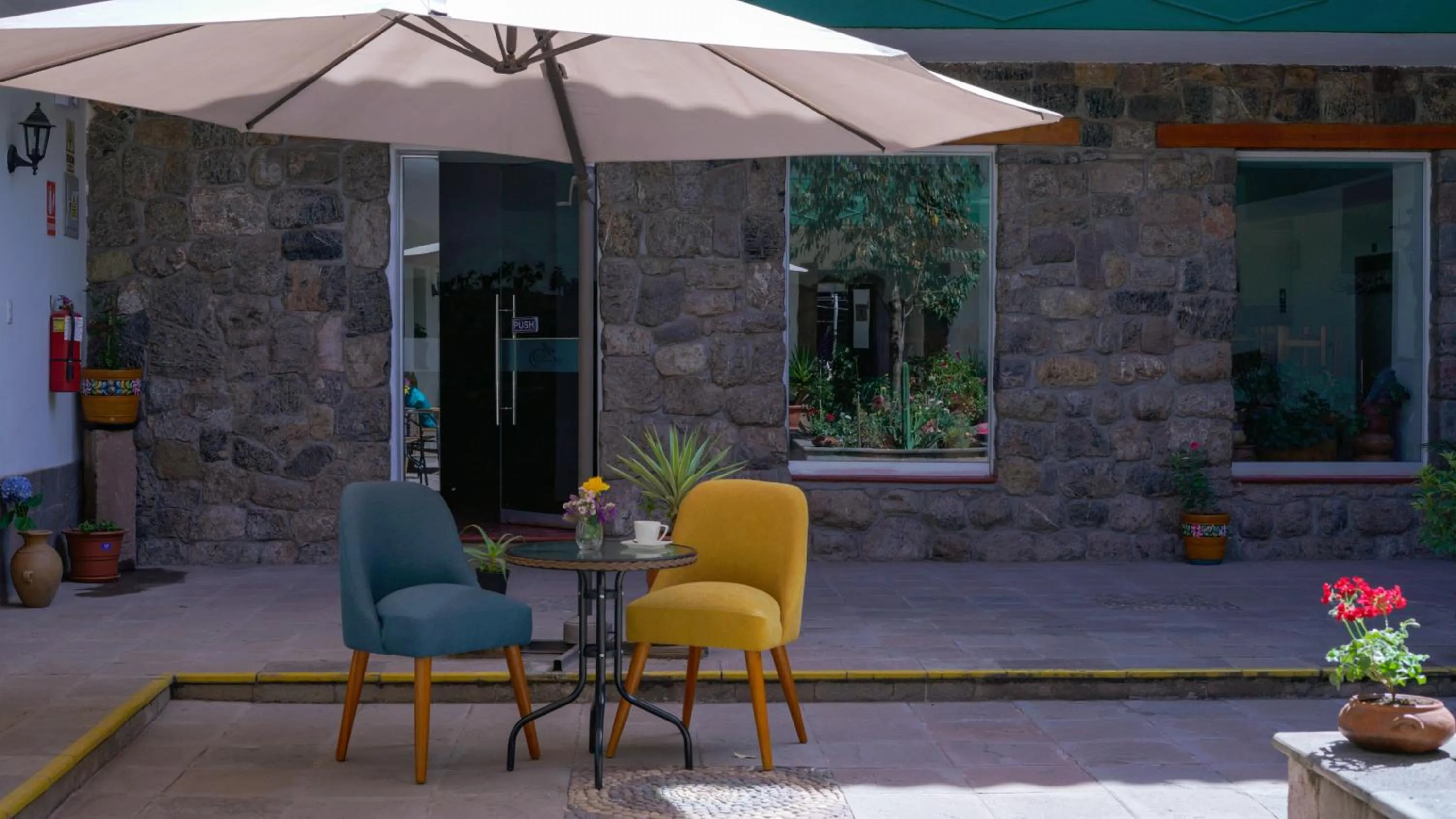 Patio in Usgar San Pedro Boutique