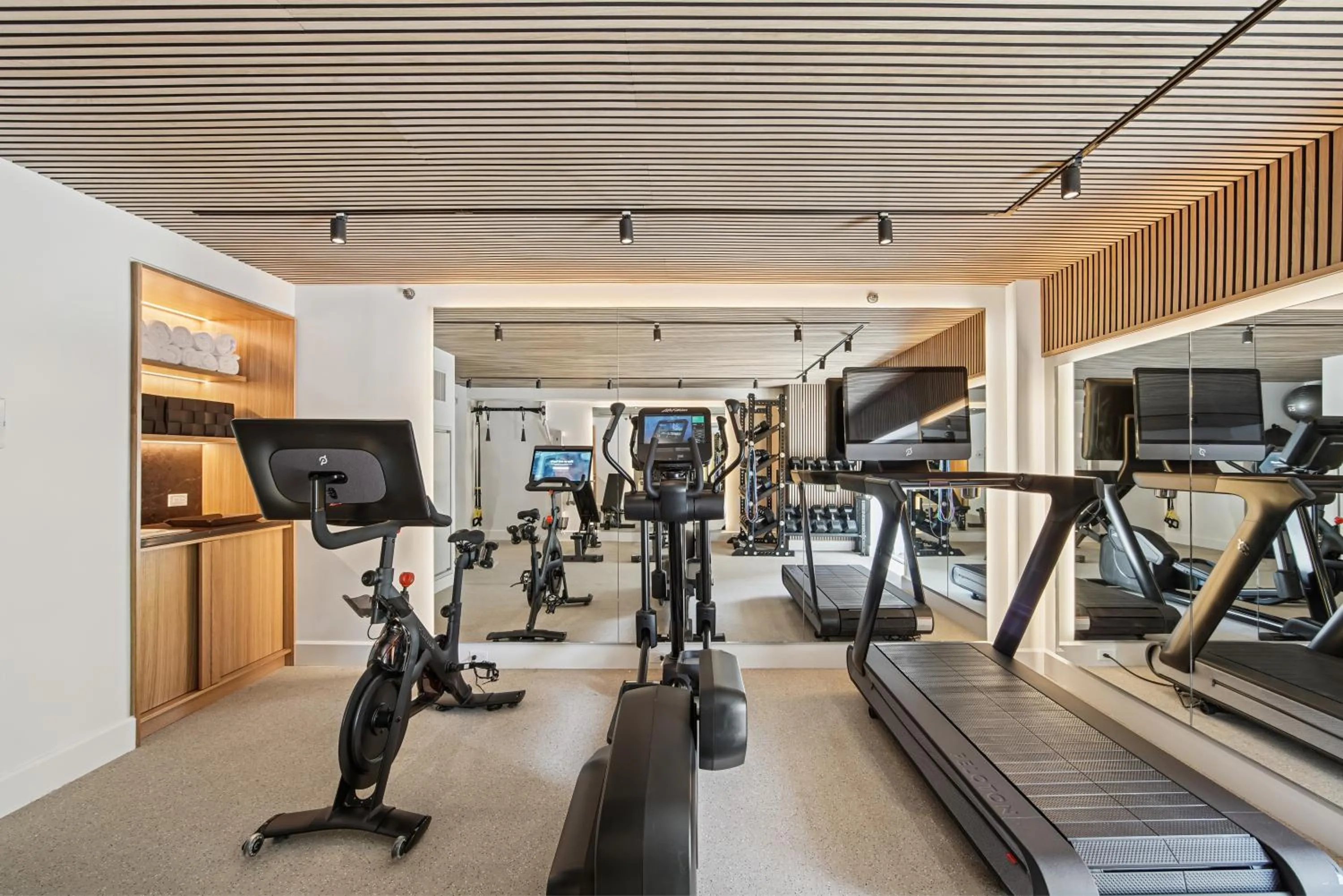 Fitness centre/facilities in Hotel Park Ave NYC