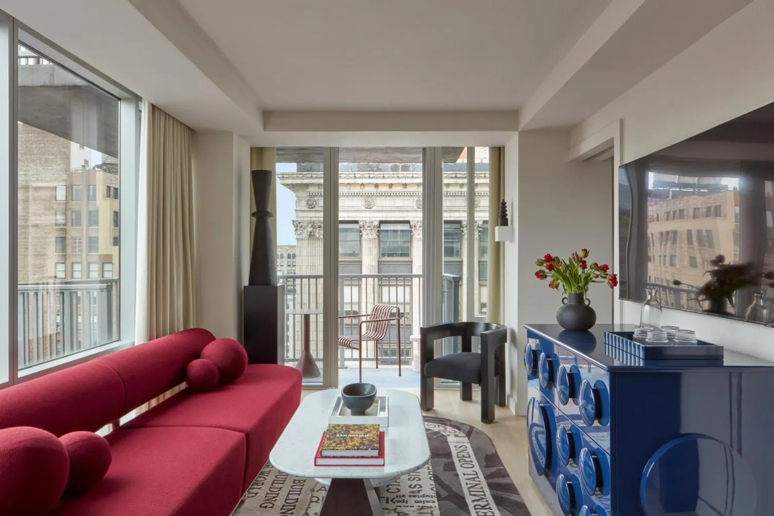 Living room in Hotel Park Ave NYC