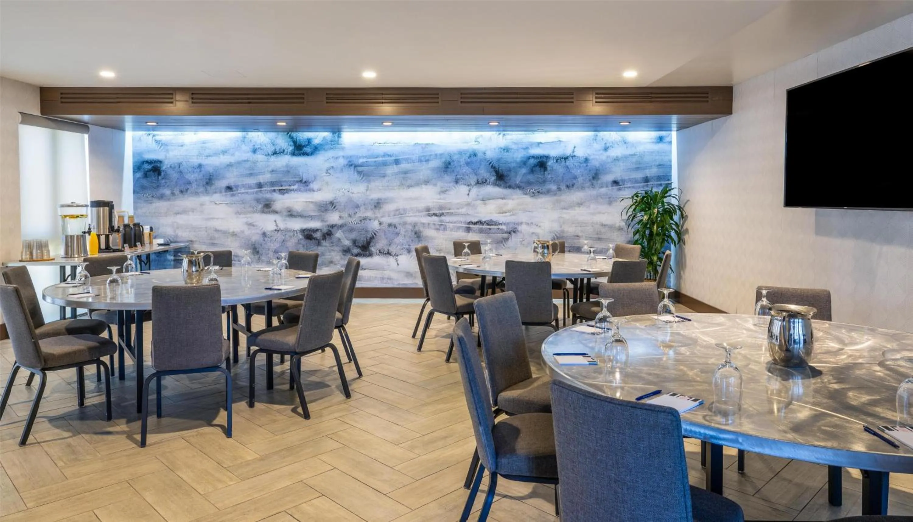 Meeting/conference room in Inn at the Pier Pismo Beach, Curio Collection by Hilton