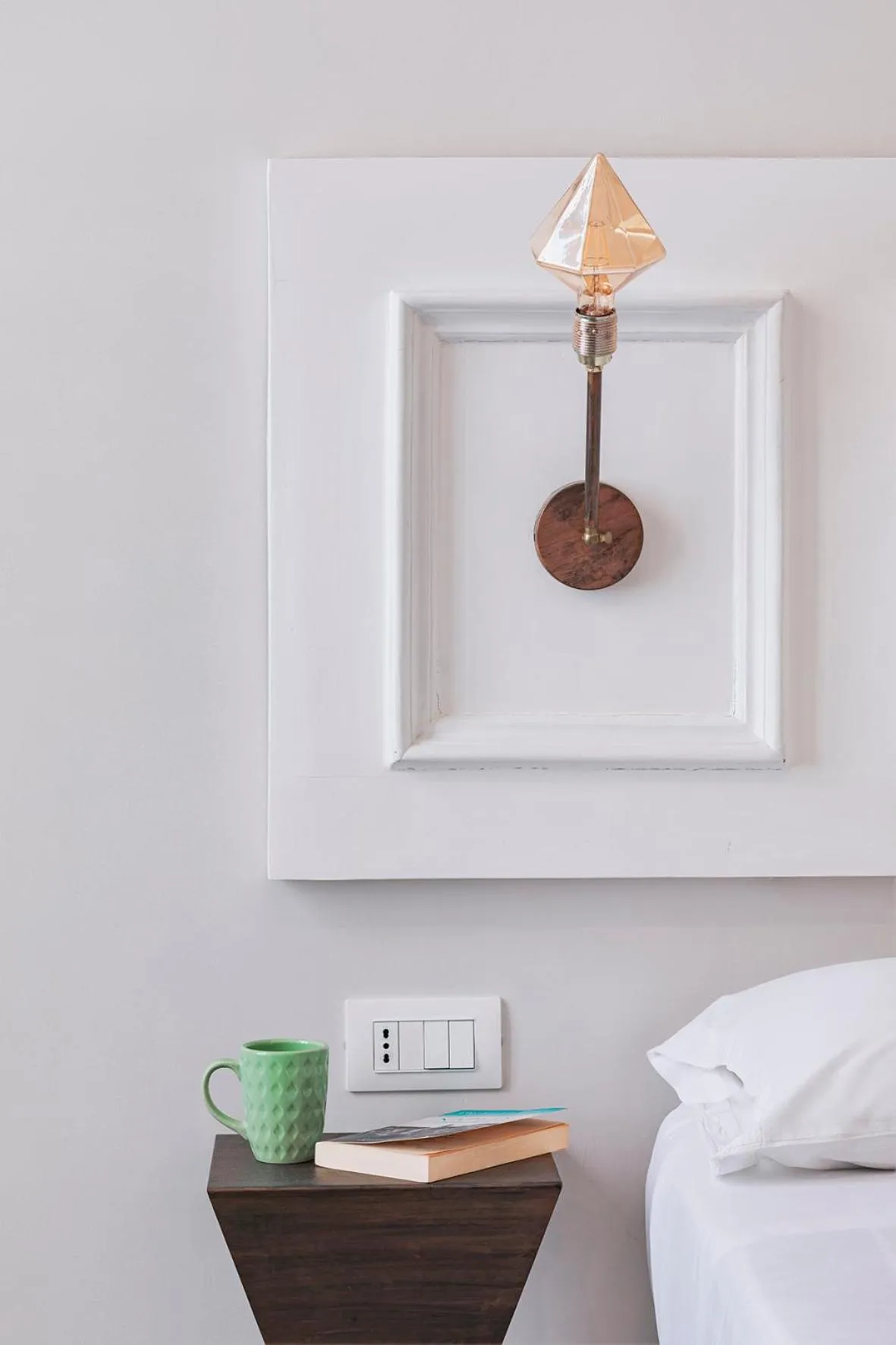 Decorative detail, Bed in La Smorfia