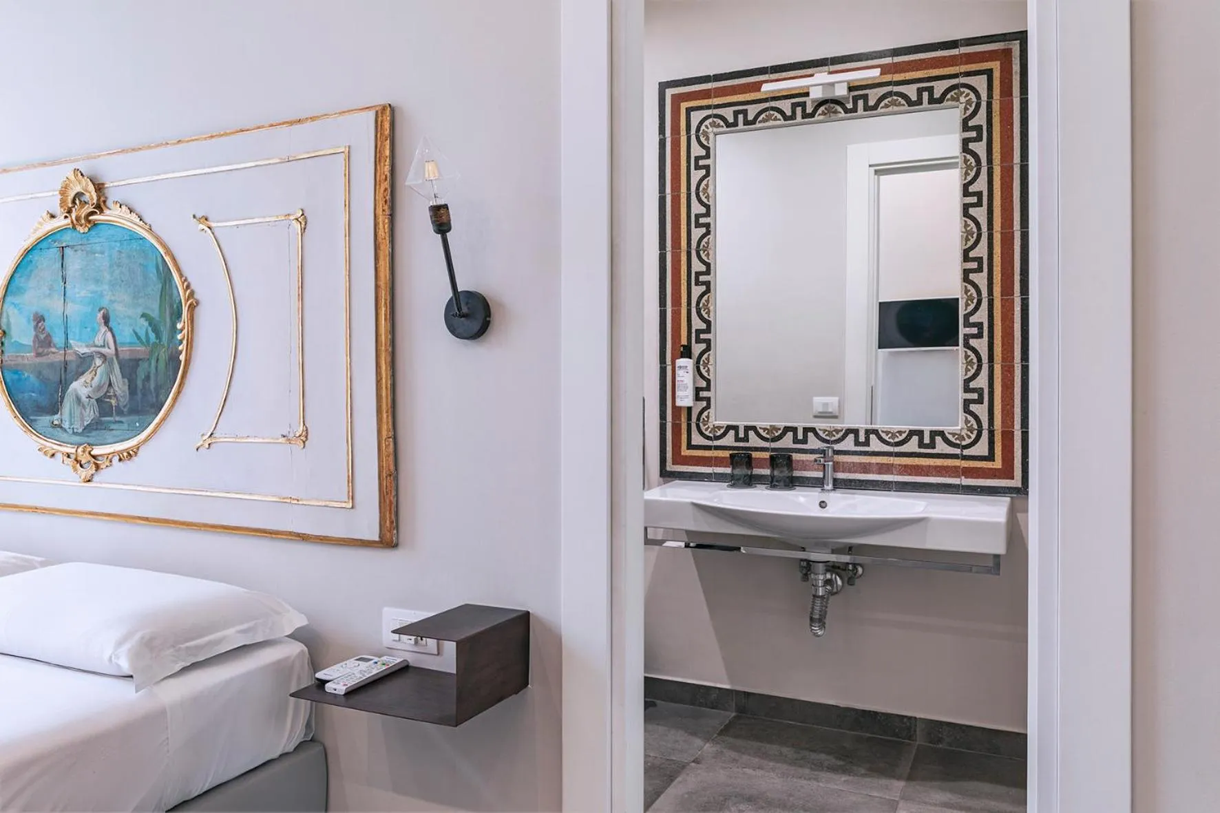 Decorative detail in La Smorfia