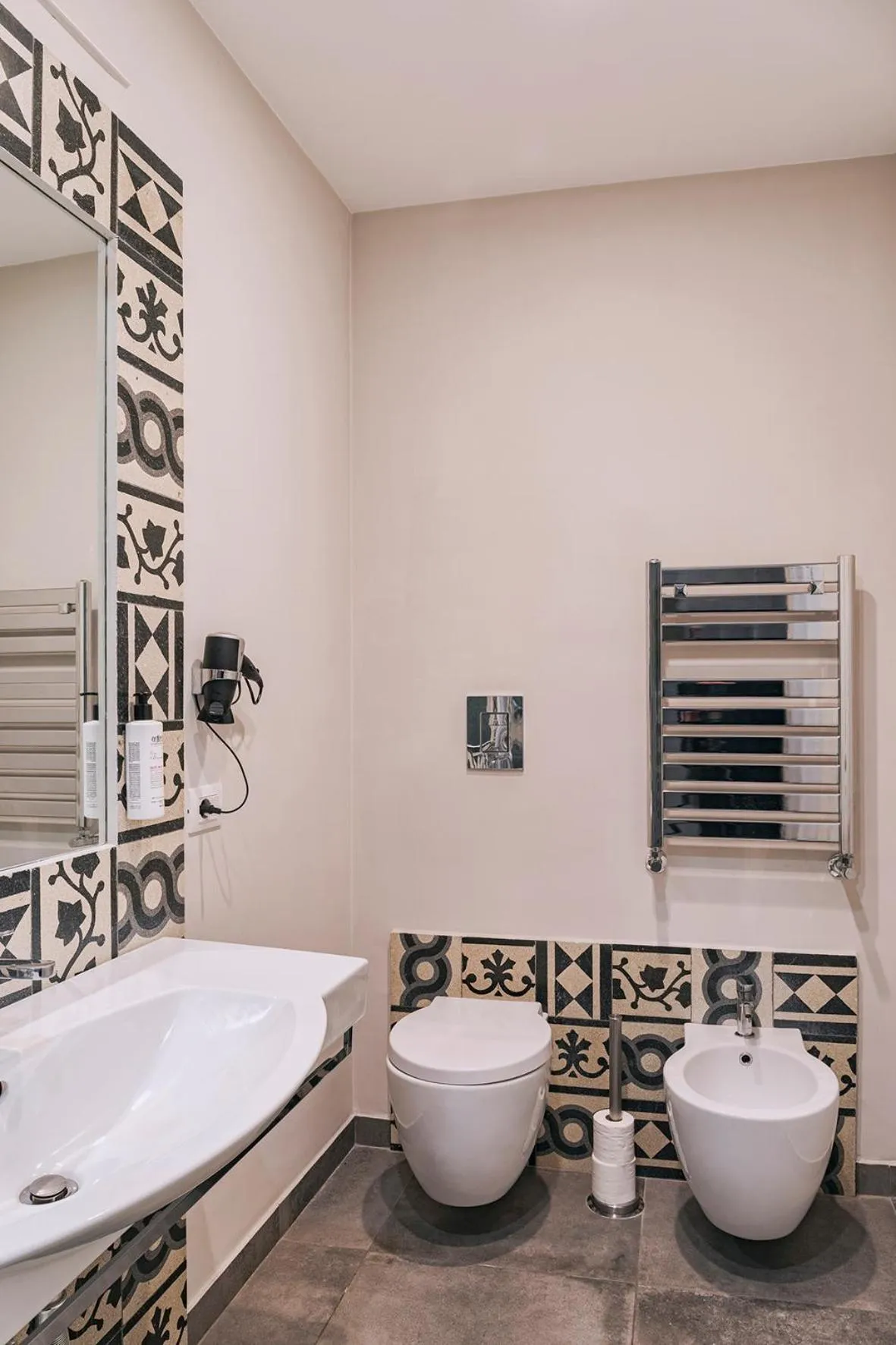 Bathroom in La Smorfia