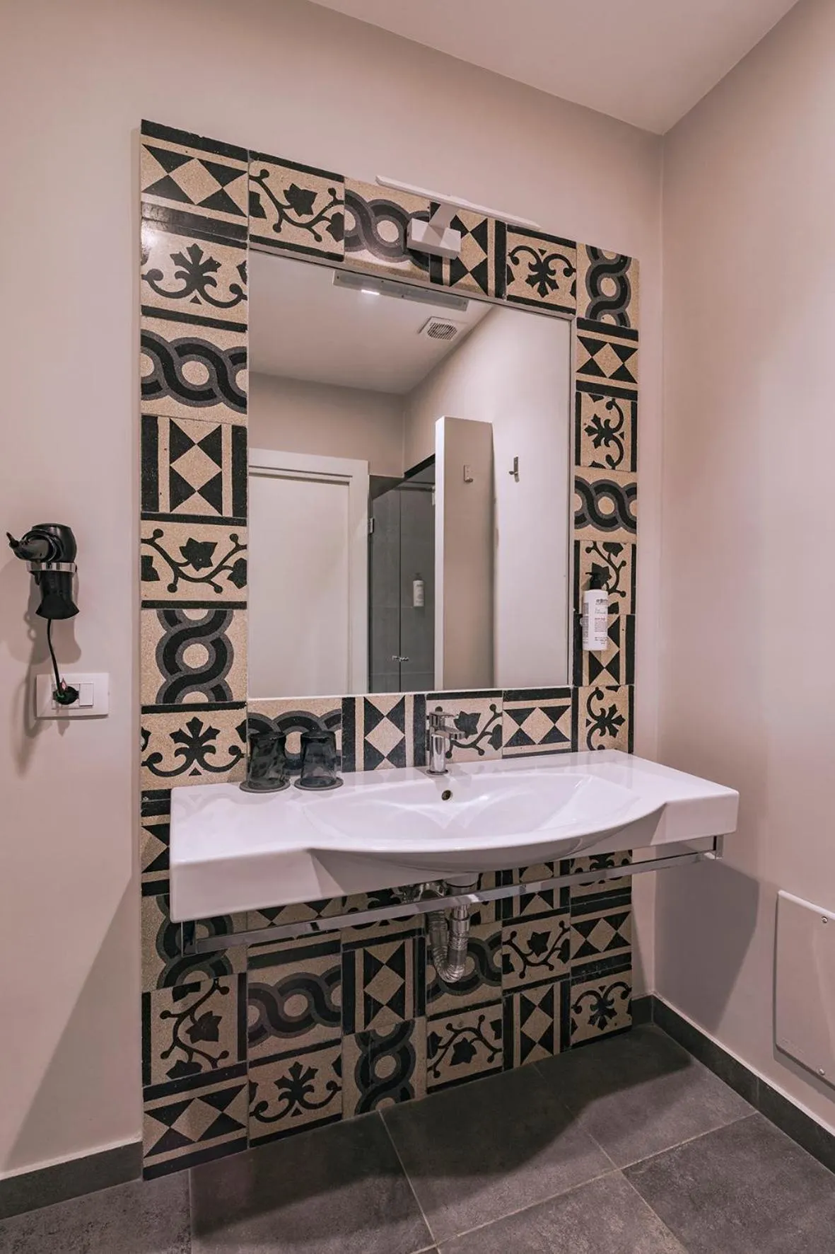 Bathroom in La Smorfia