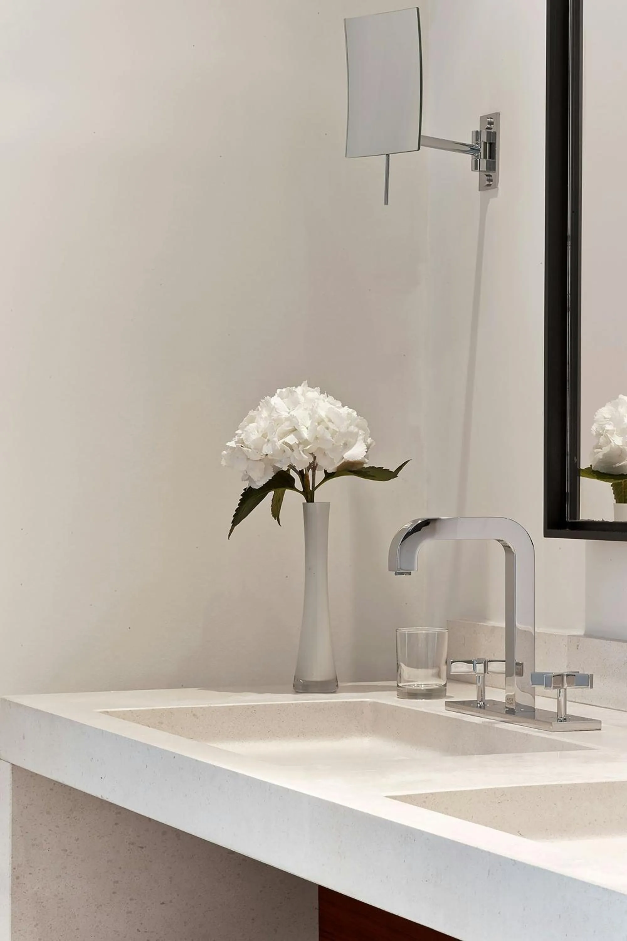 Bathroom in Le Metropolitan, Paris Tour Eiffel, a Tribute Portfolio Hotel