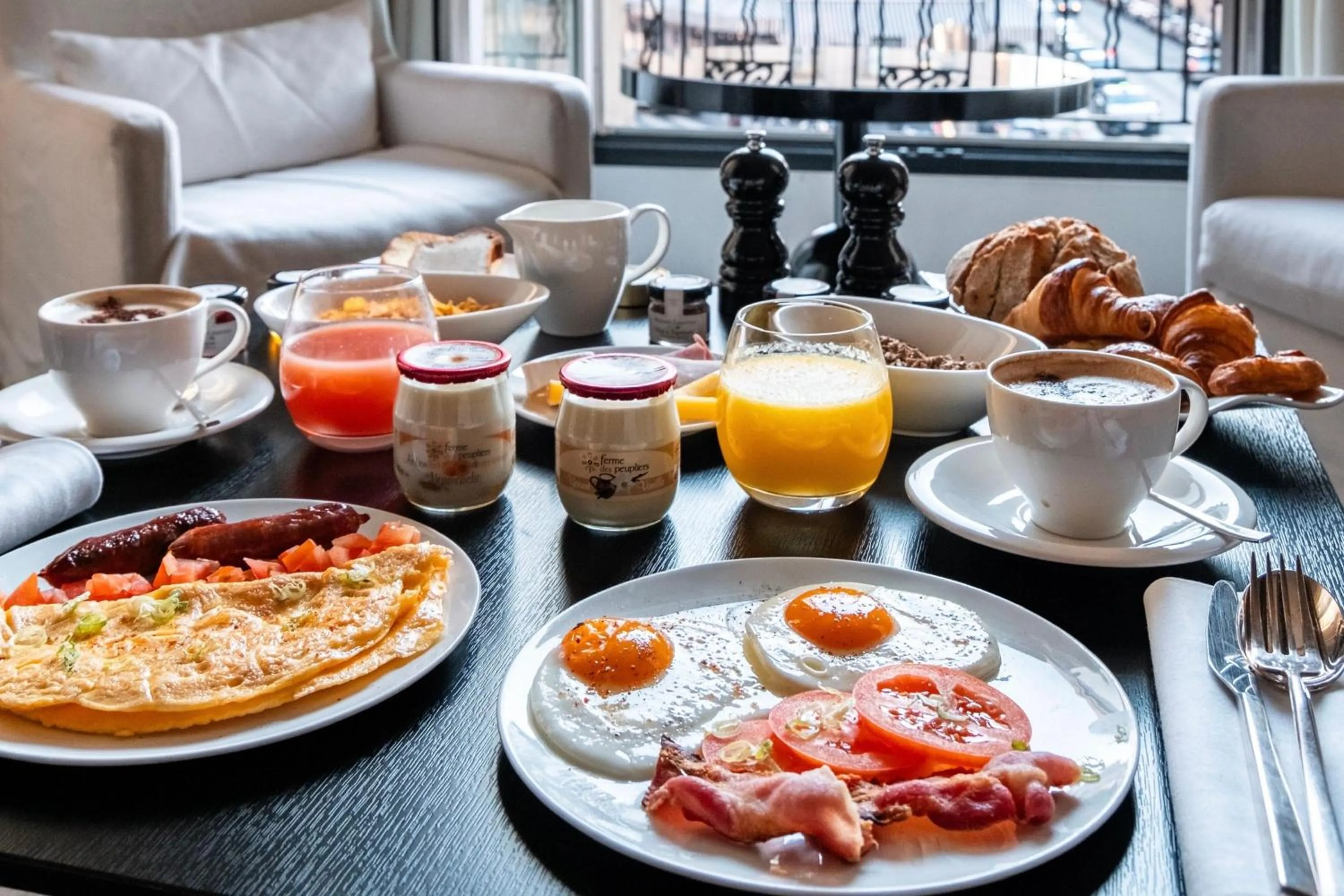 Breakfast in Le Metropolitan, Paris Tour Eiffel, a Tribute Portfolio Hotel
