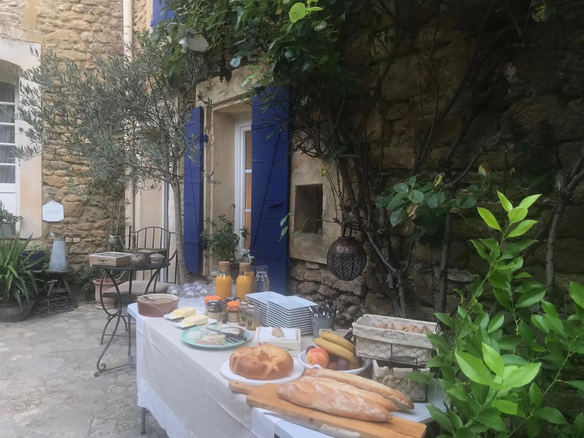 Restaurant/places to eat in Les Aiguières en Provence