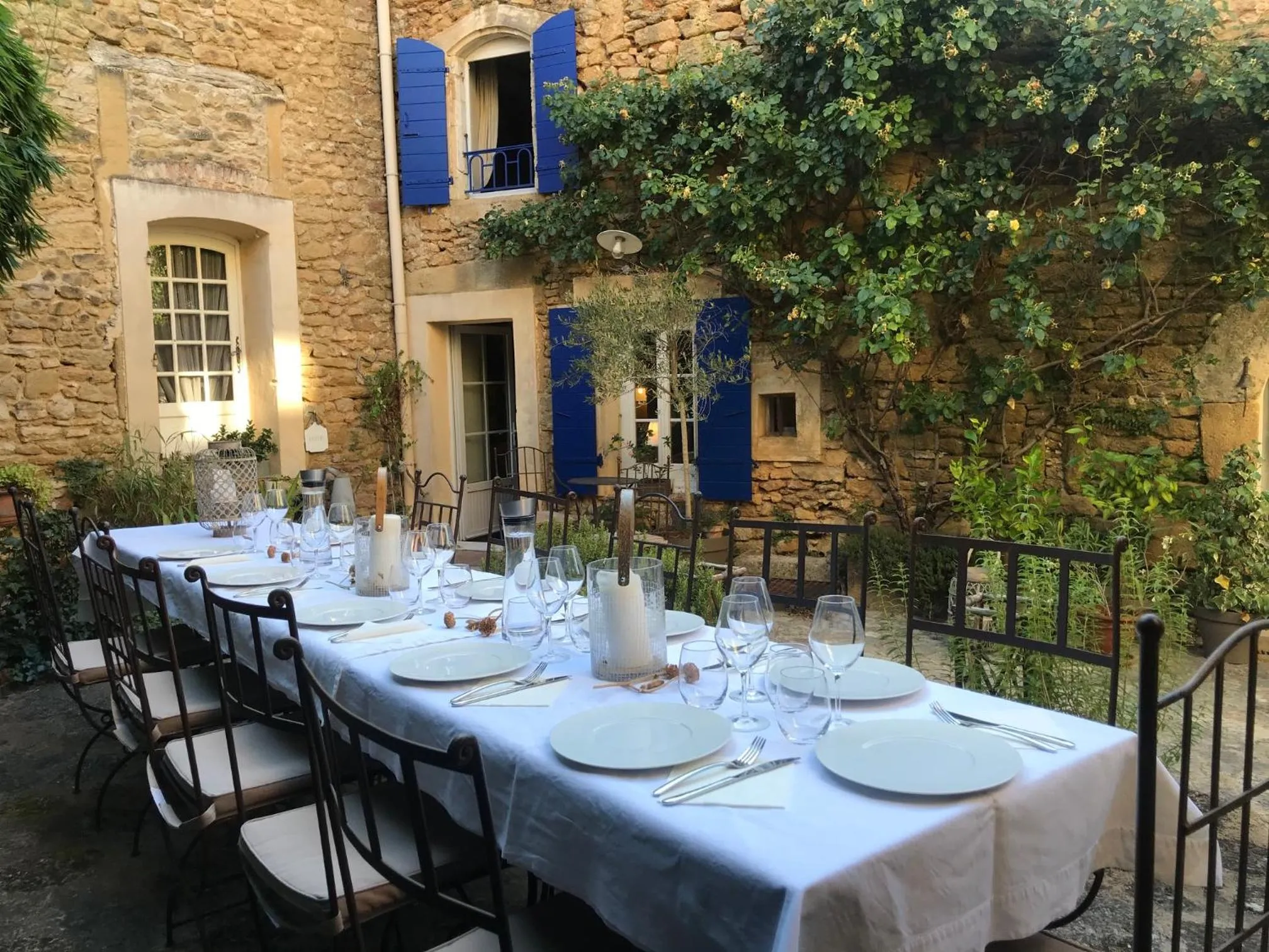 Restaurant/places to eat in Les Aiguières en Provence