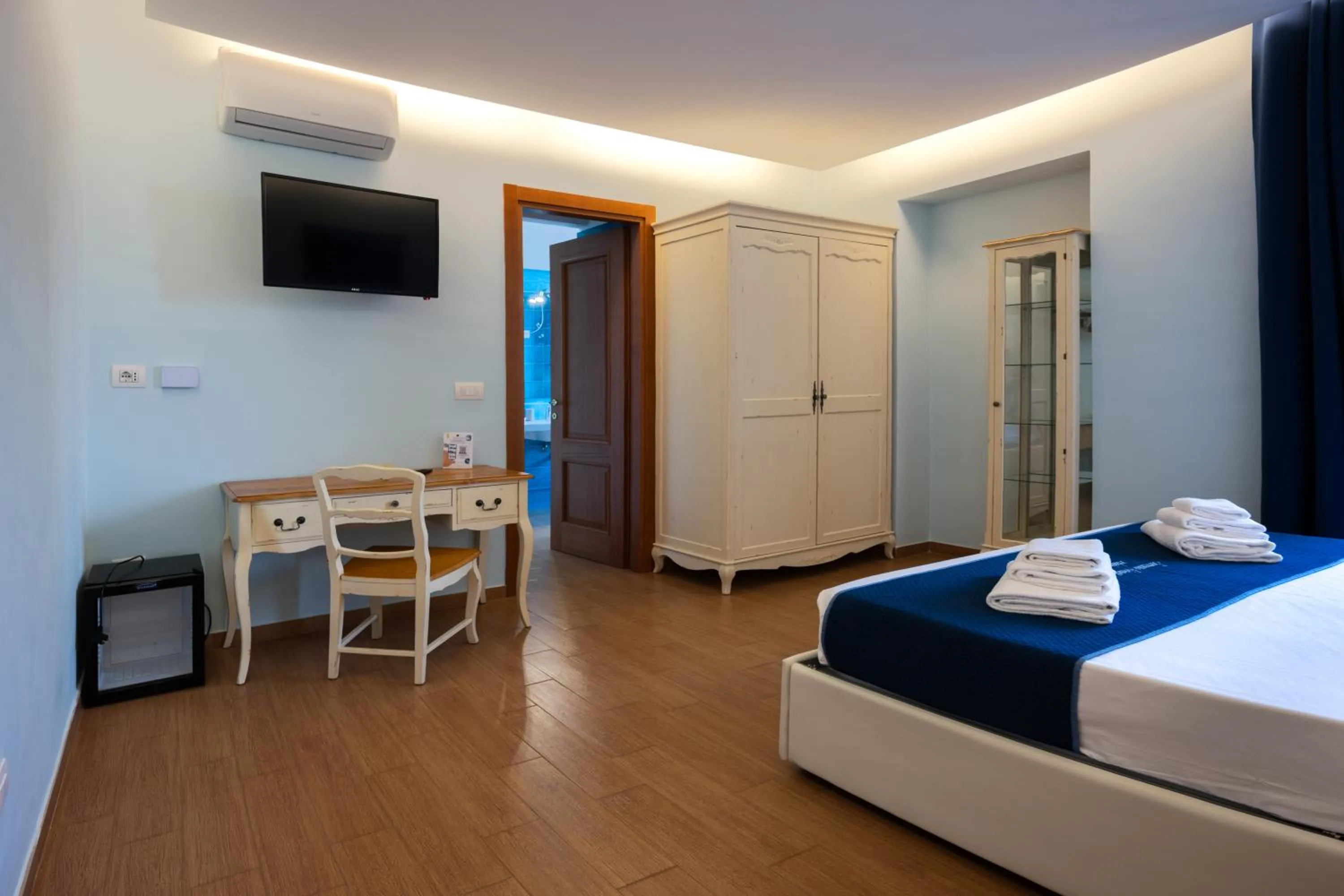 Bed in Sorrento Coast Relais