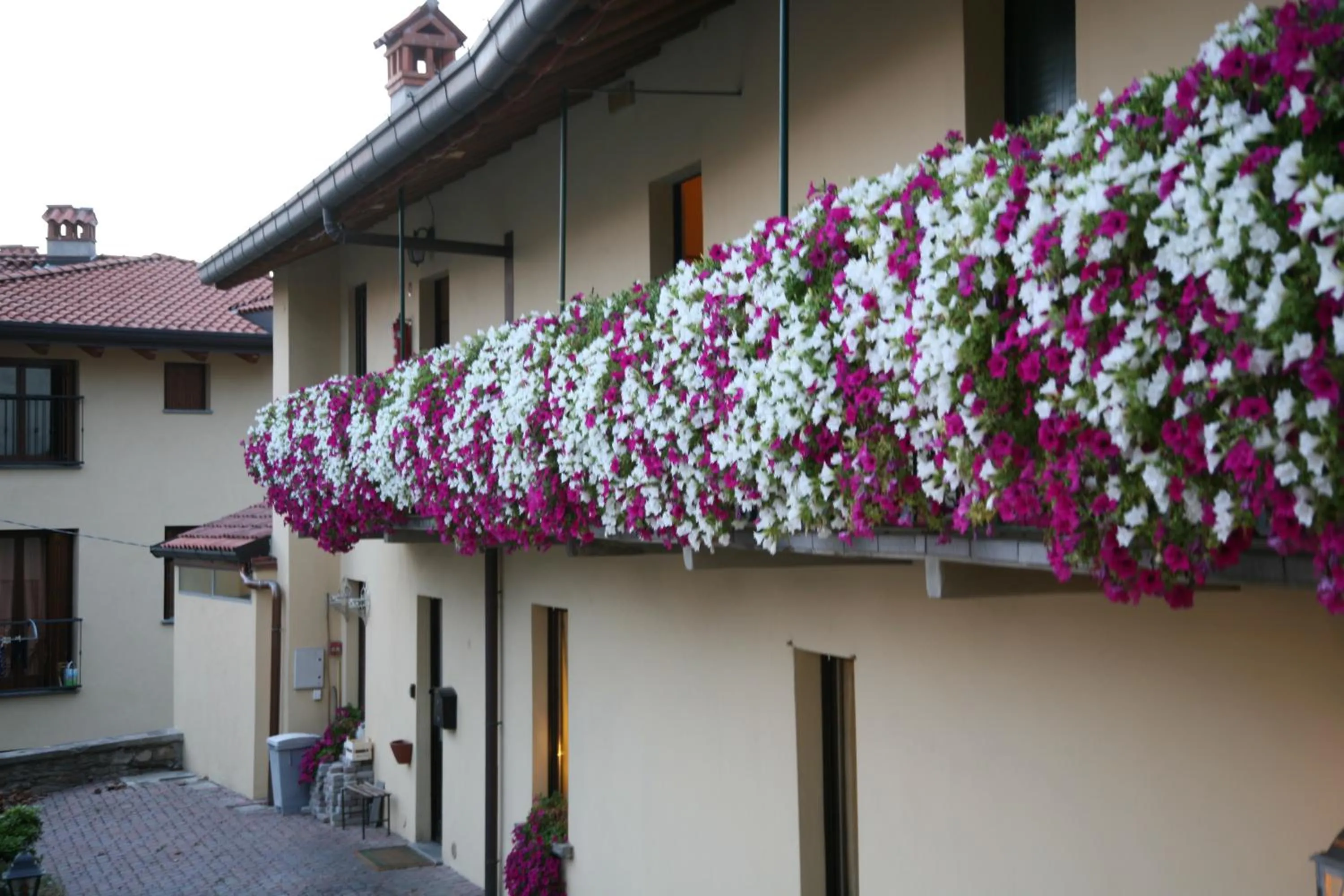 Property building in Hotel Locanda dell'Oca Bianca