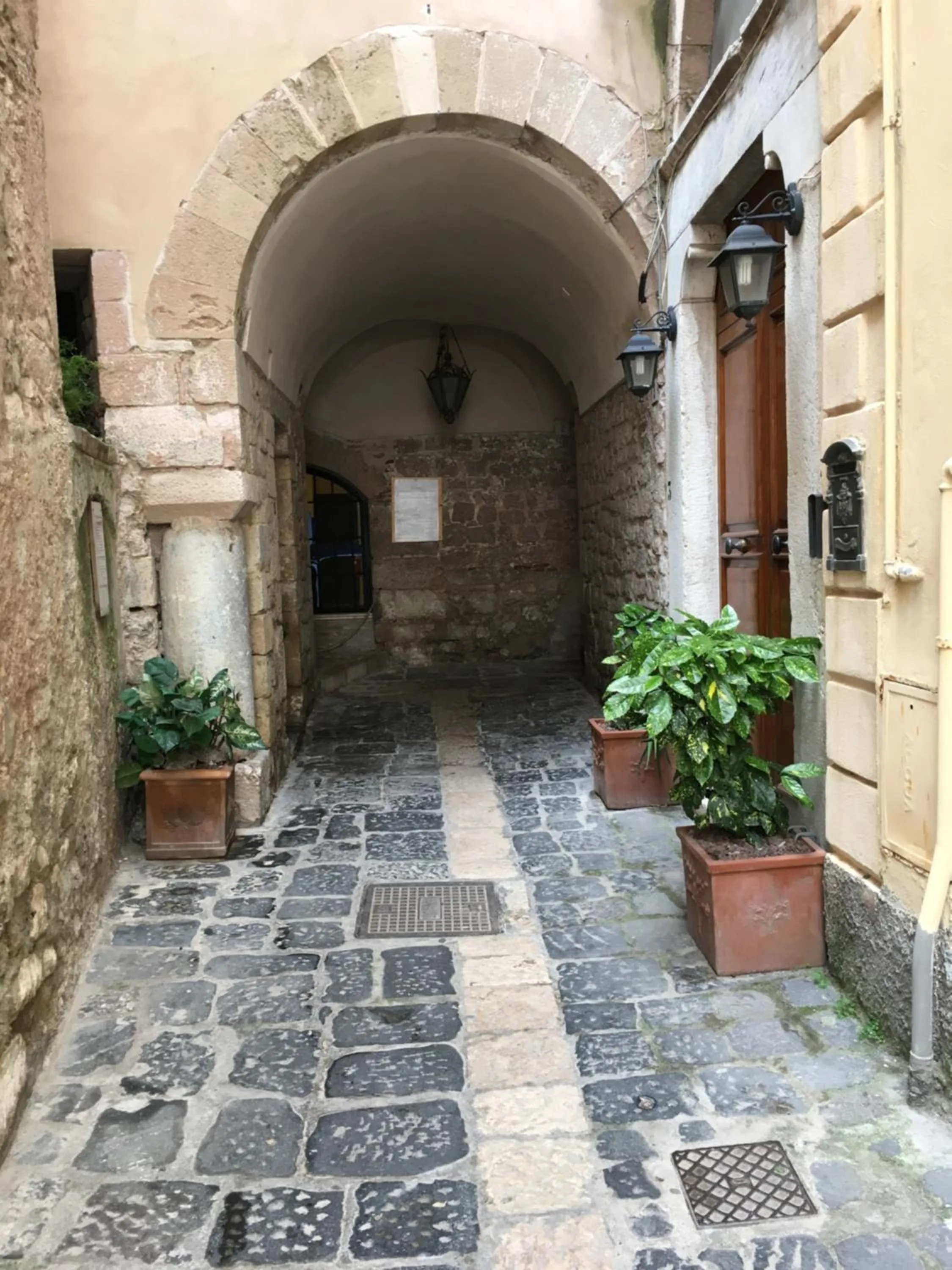 Area and facilities in Almayer Noemi