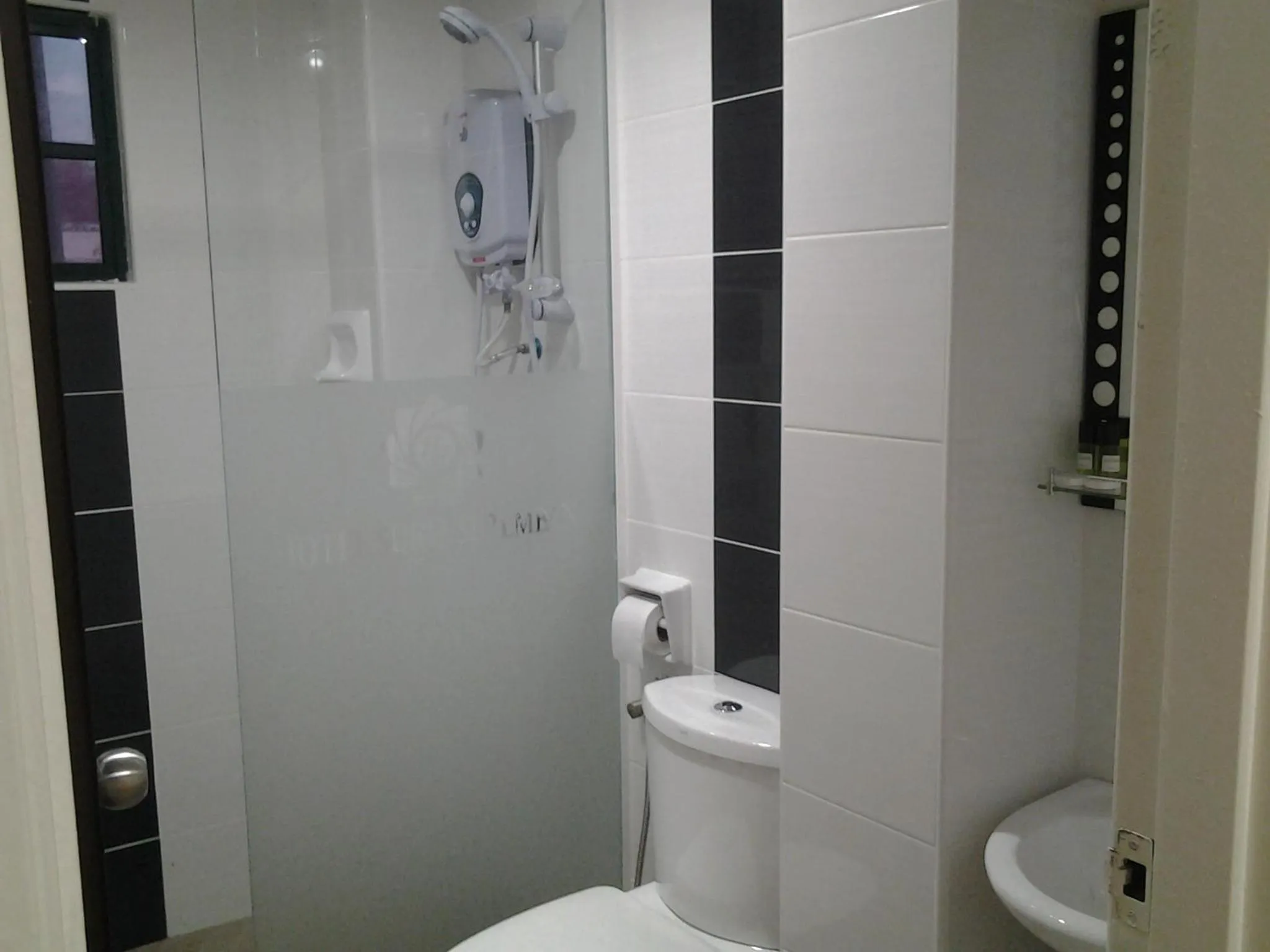 Shower in Suria Seremban Hotel