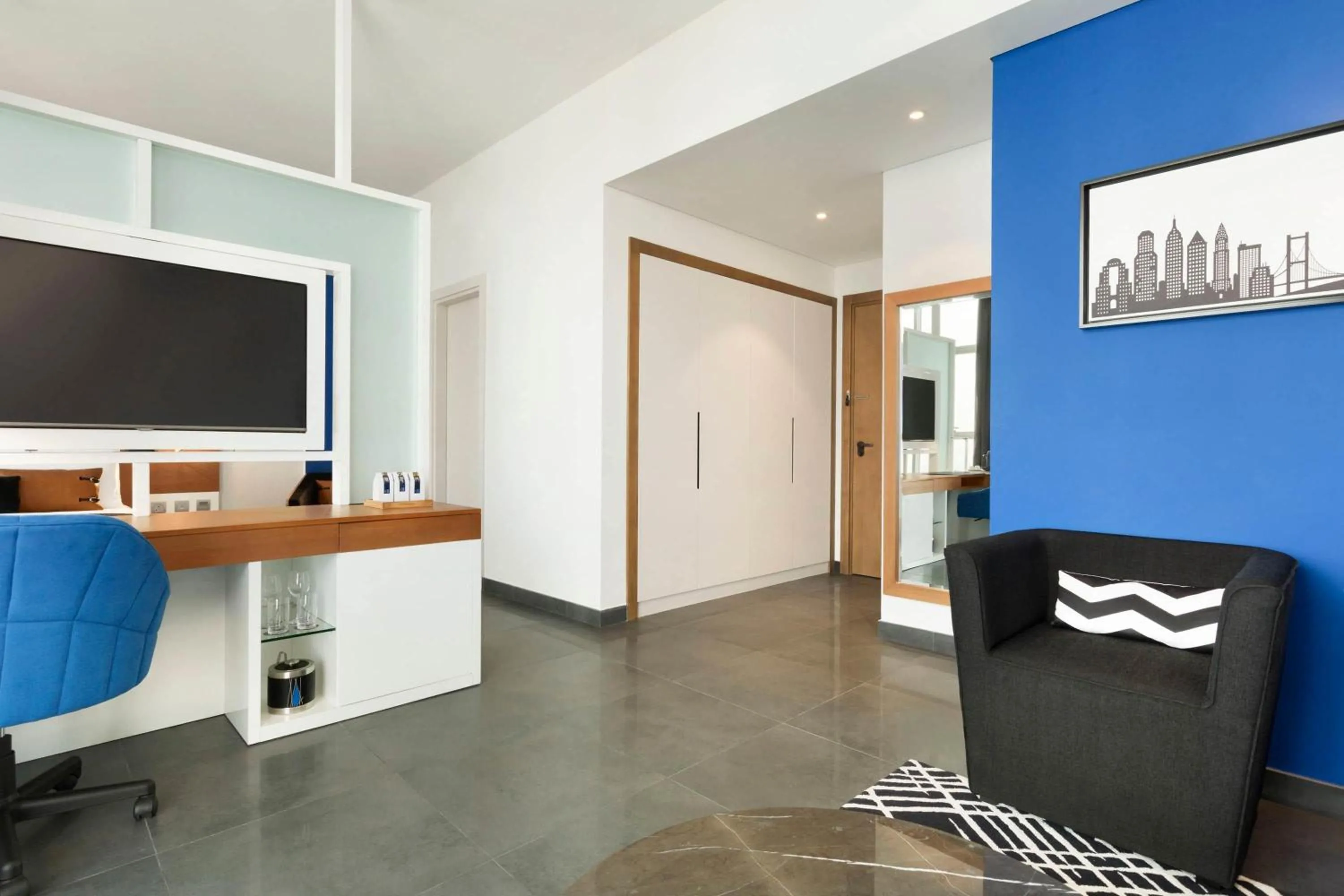 Photo of the whole room in TRYP by Wyndham Dubai