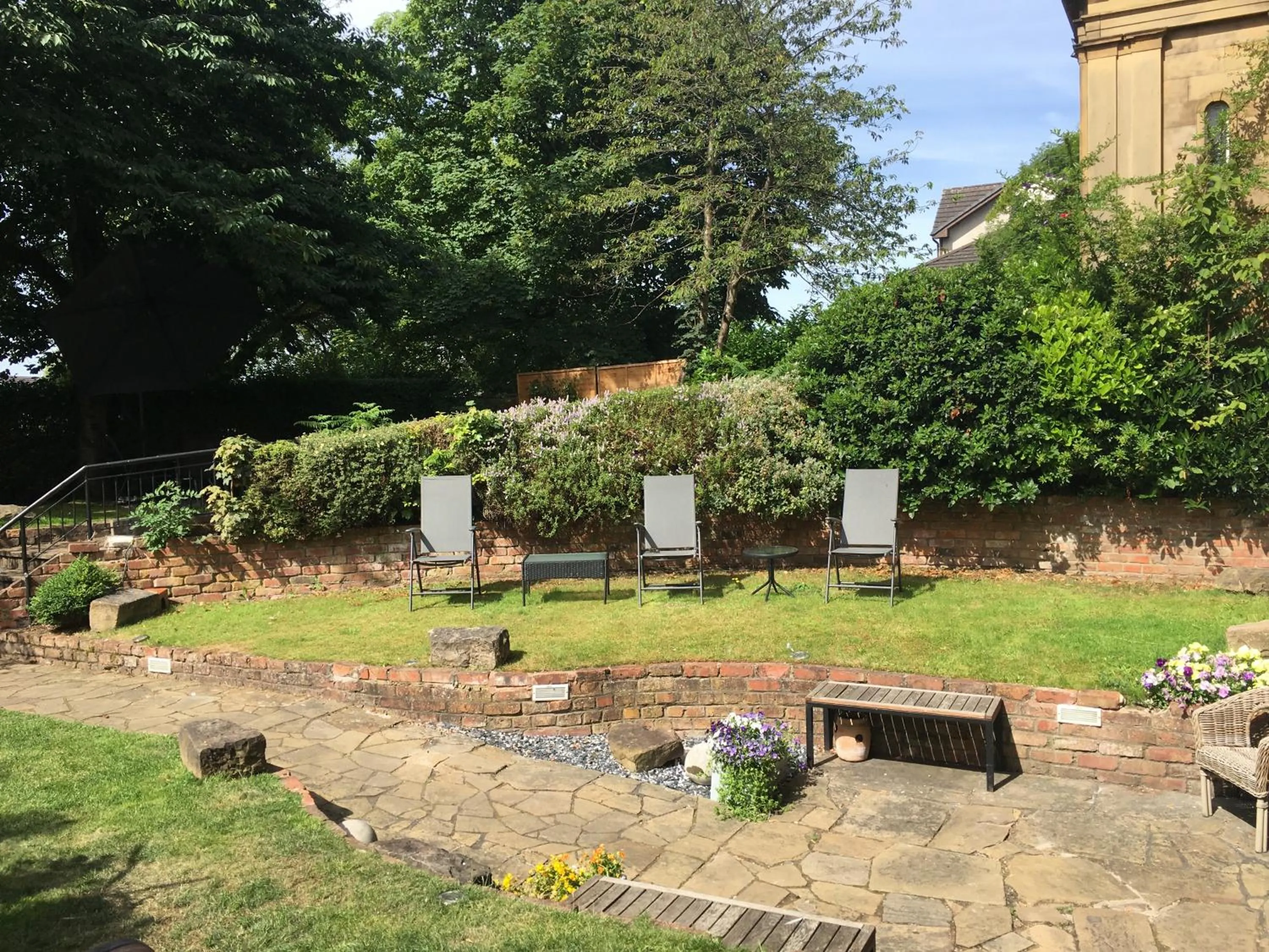 Garden in Queens Guesthouse Manchester