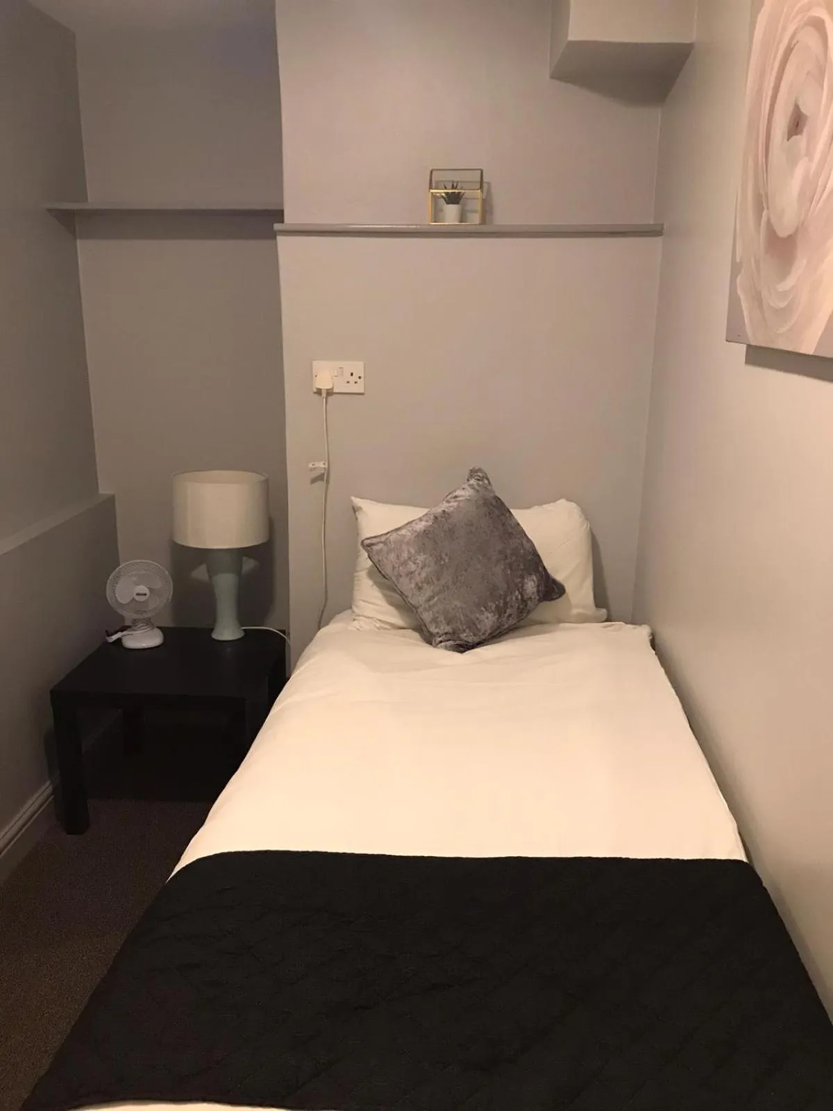 Bedroom, Bed in Queens Guesthouse Manchester