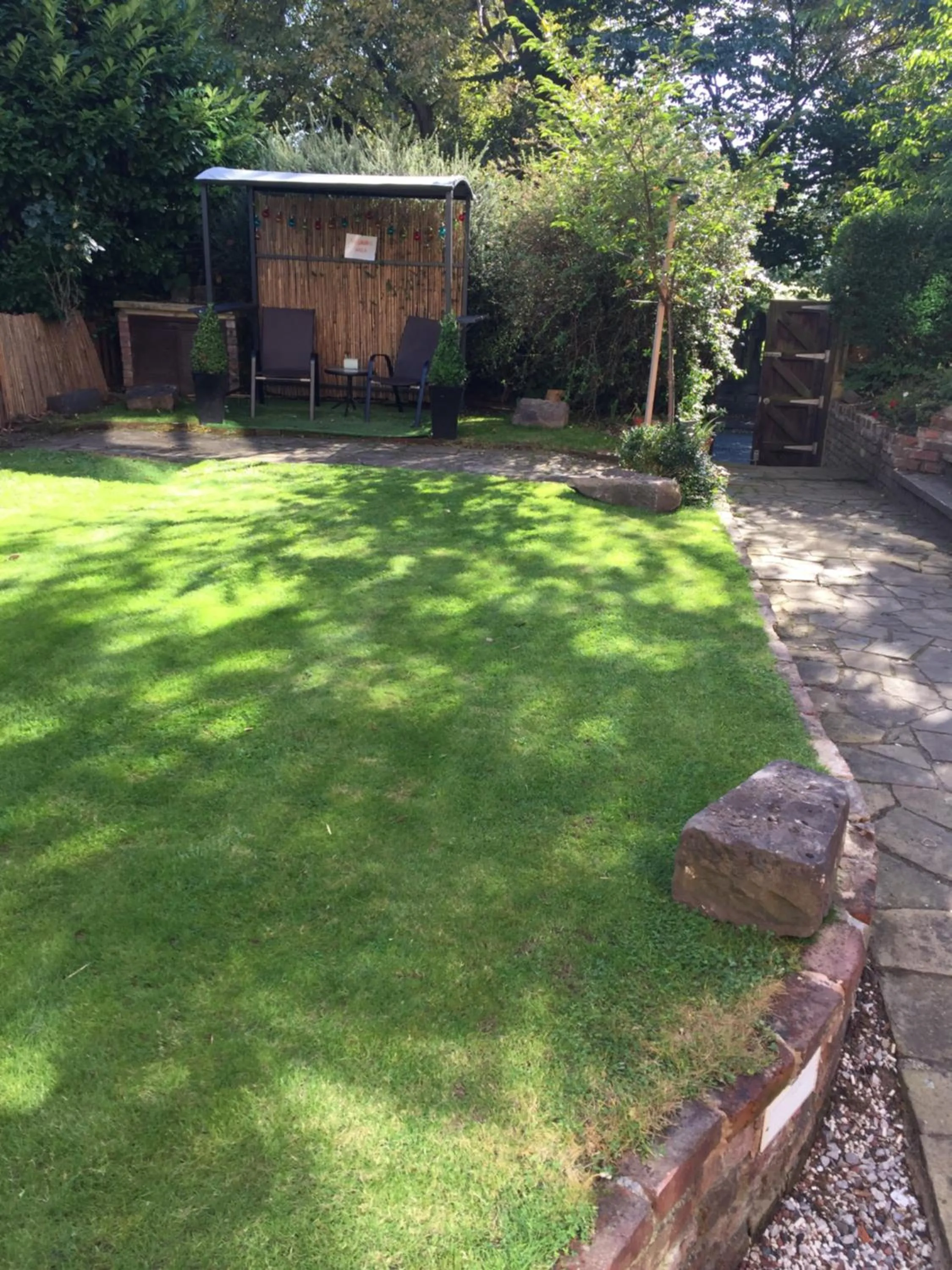 Garden in Queens Guesthouse Manchester