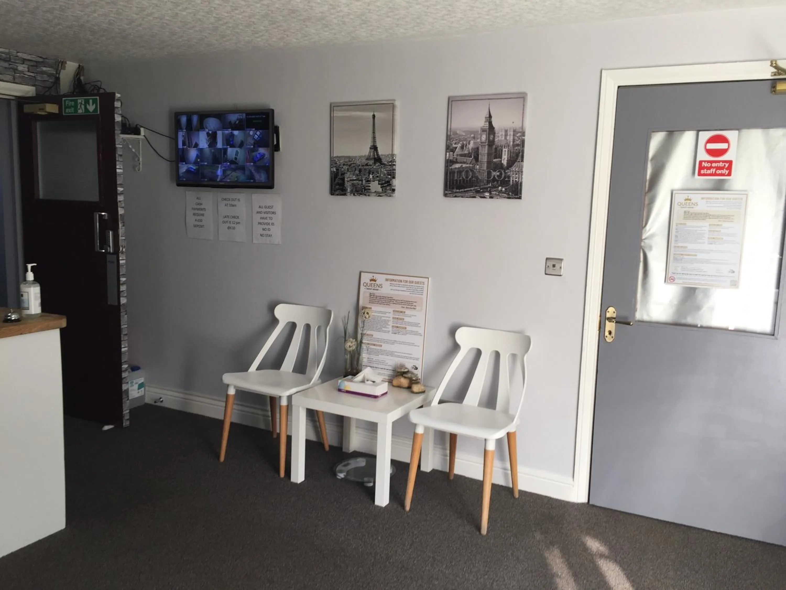Lobby or reception in Queens Guesthouse Manchester