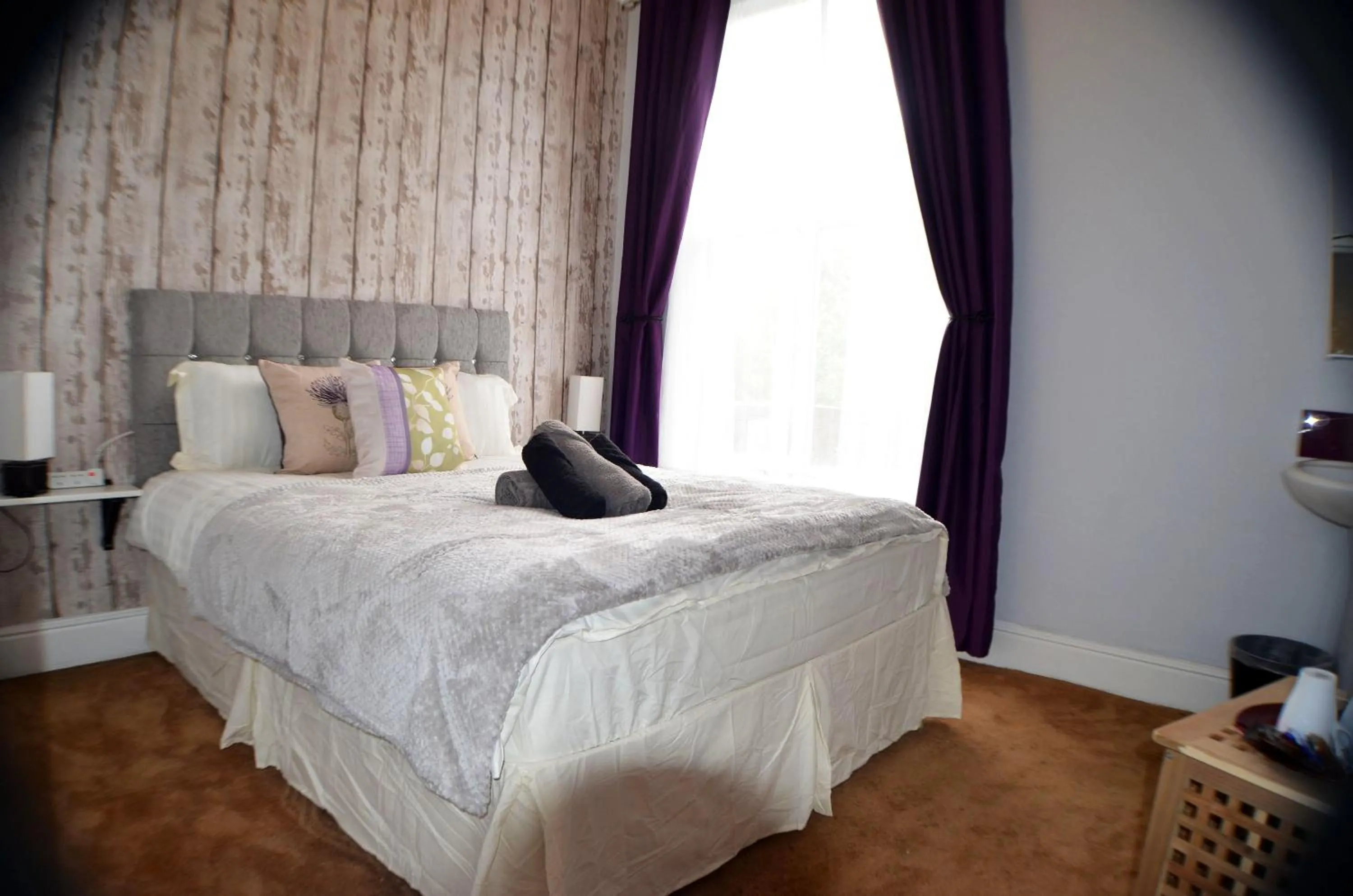 Bedroom, Bed in Queens Guesthouse Manchester