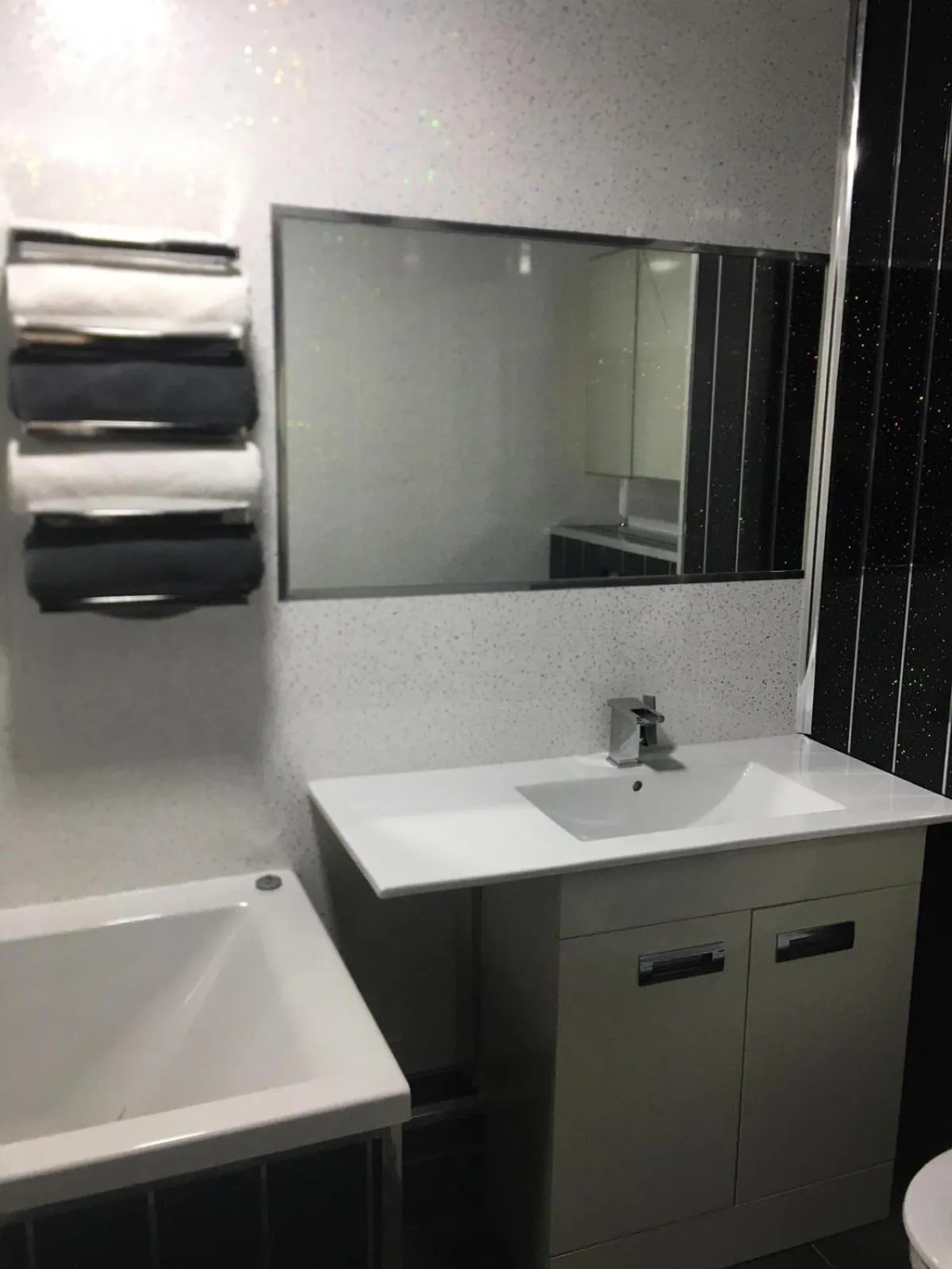 Bathroom in Queens Guesthouse Manchester