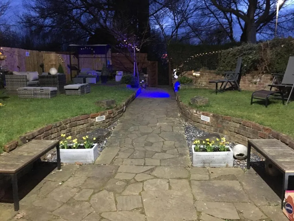 Night in Queens Guesthouse Manchester