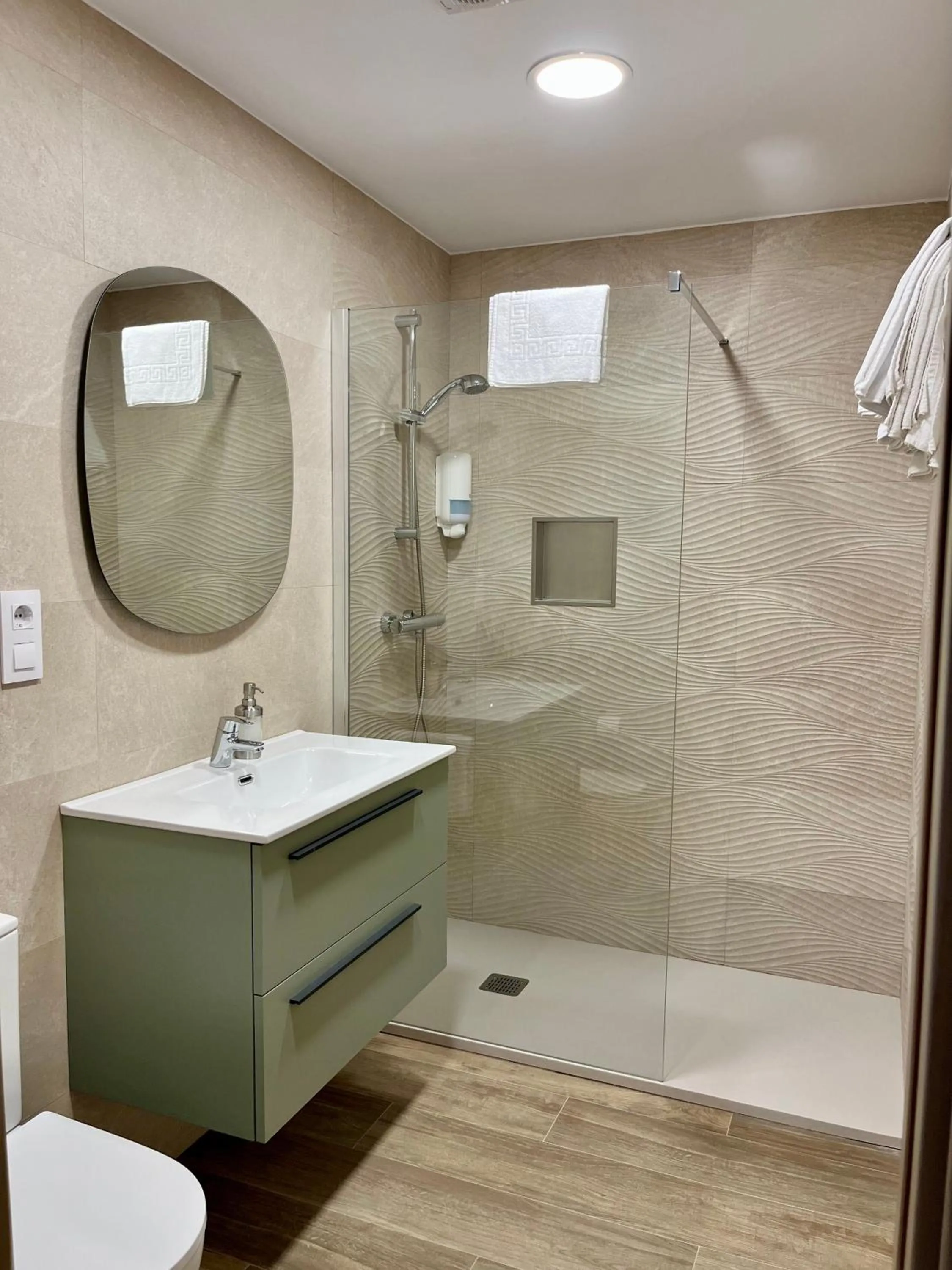 Bathroom in Apartamentos Valbuena