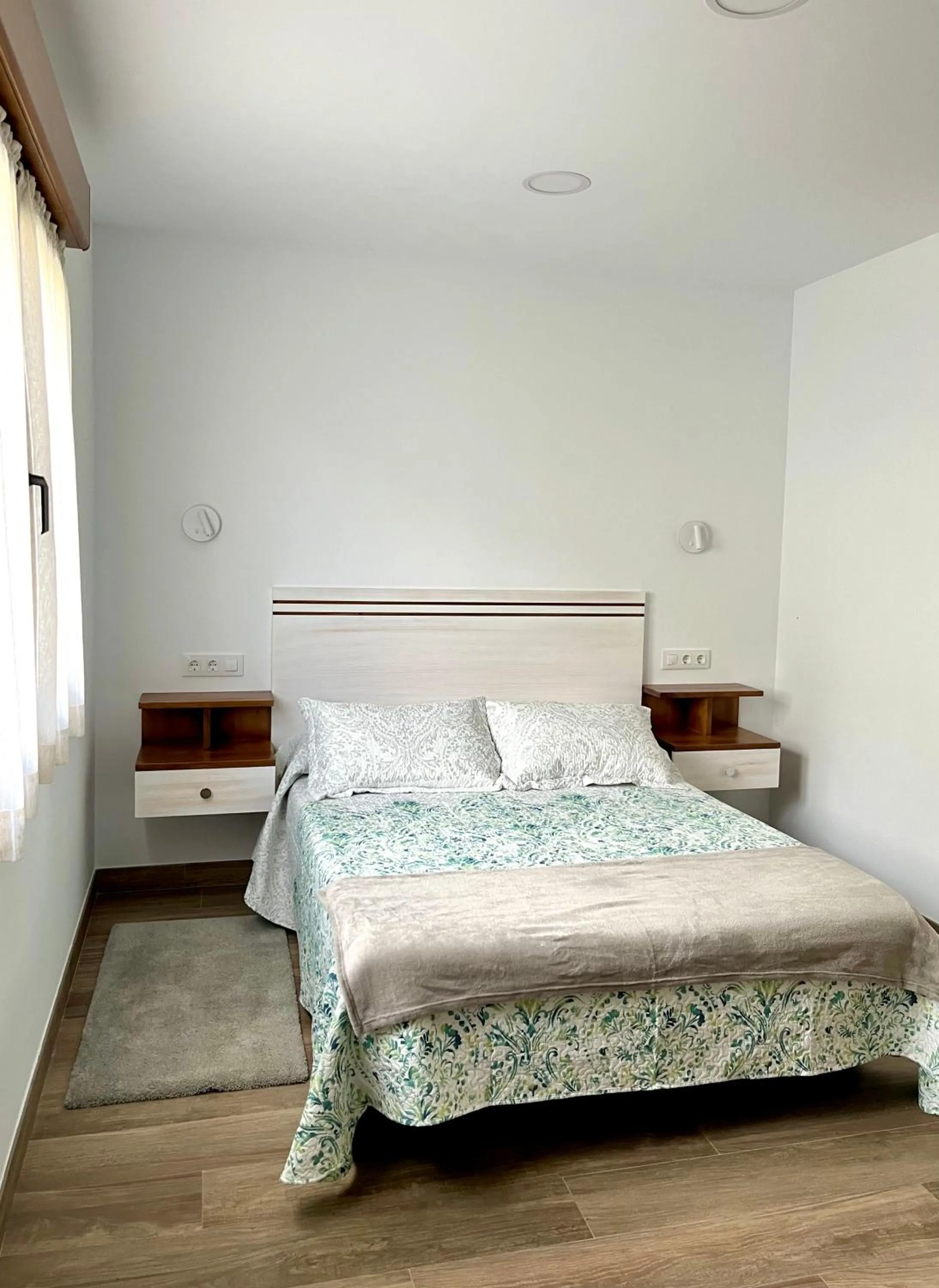 Bedroom, Bed in Apartamentos Valbuena