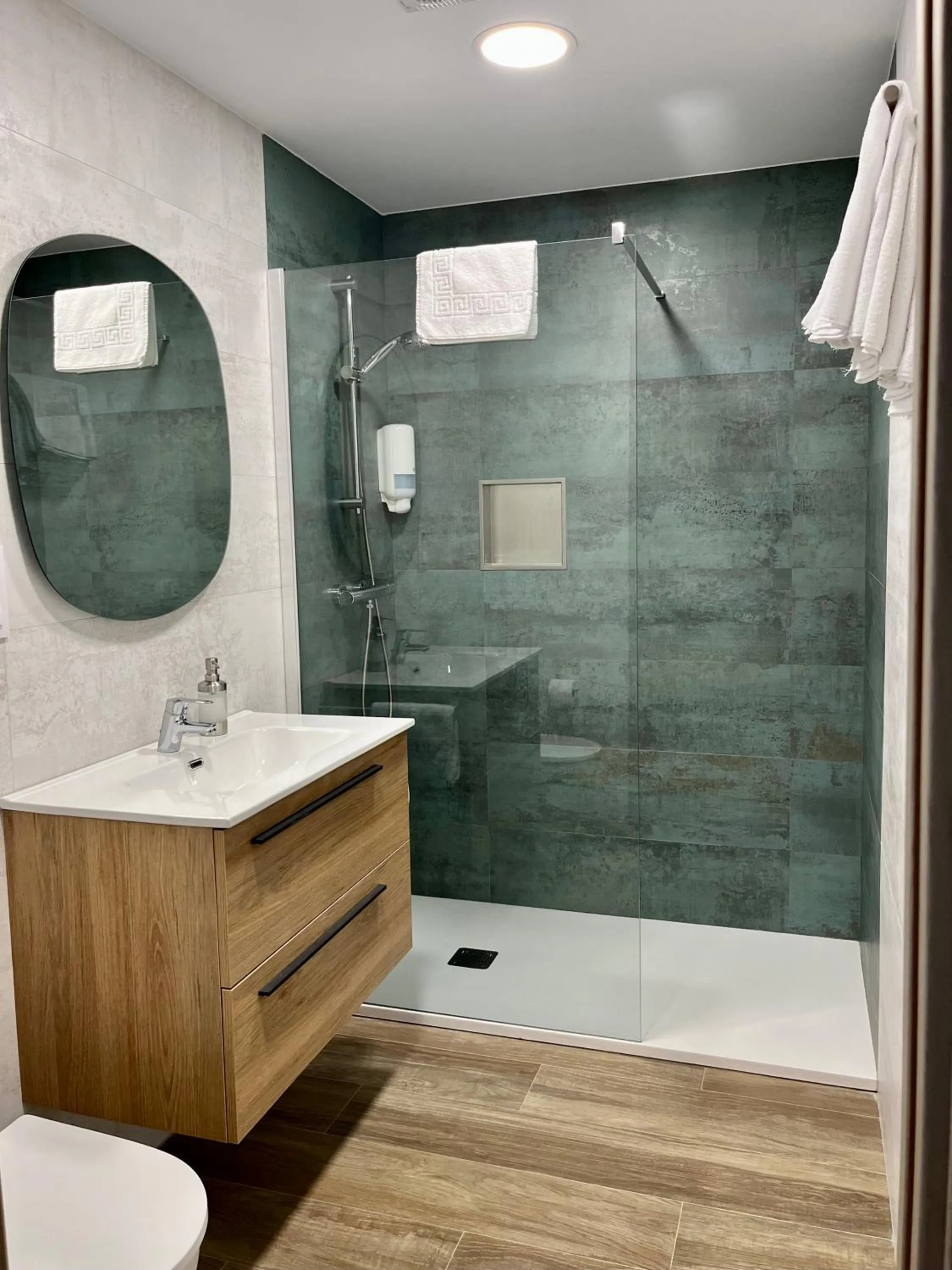 Bathroom in Apartamentos Valbuena