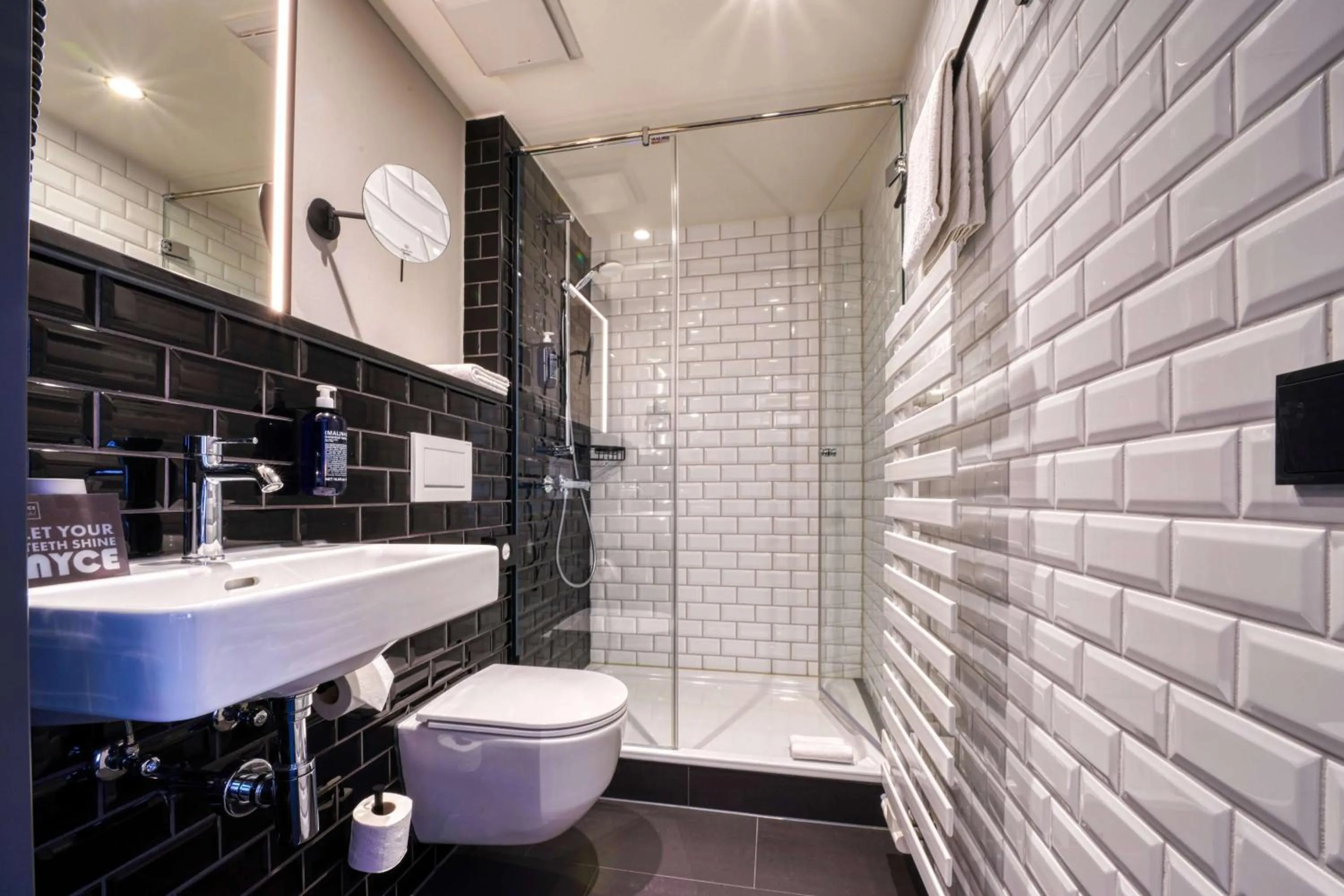 Photo of the whole room in Vienna House Easy by Wyndham Dortmund City