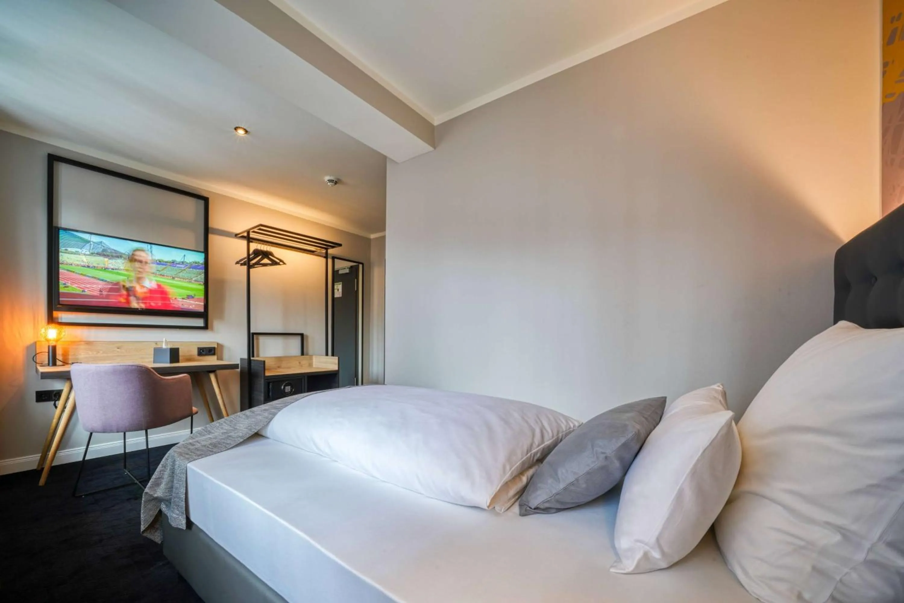 Photo of the whole room, Bed in Vienna House Easy by Wyndham Dortmund City