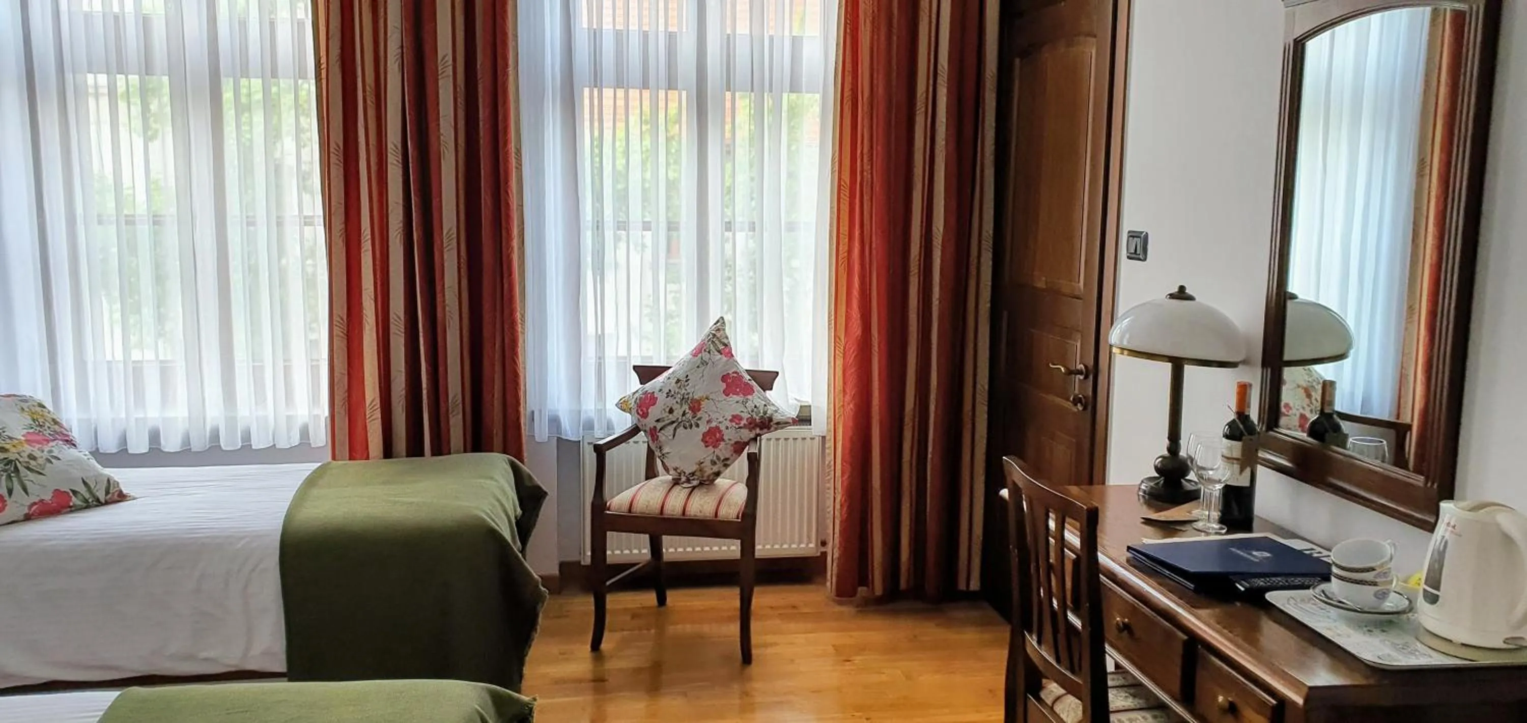 Photo of the whole room, Bed in Aparthotel Hornigold "W Zielonej Kamienicy"