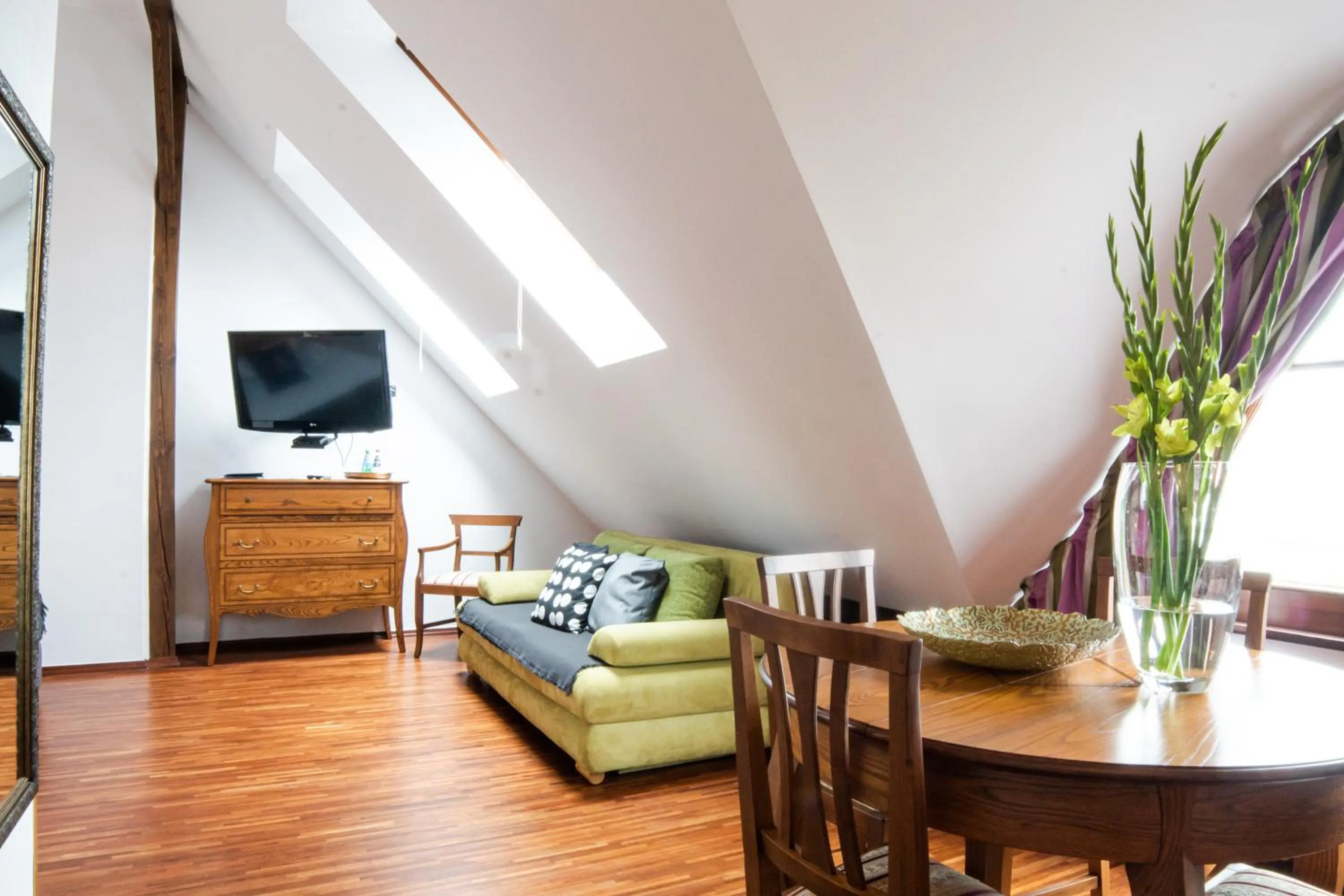 Photo of the whole room in Aparthotel Hornigold "W Zielonej Kamienicy"