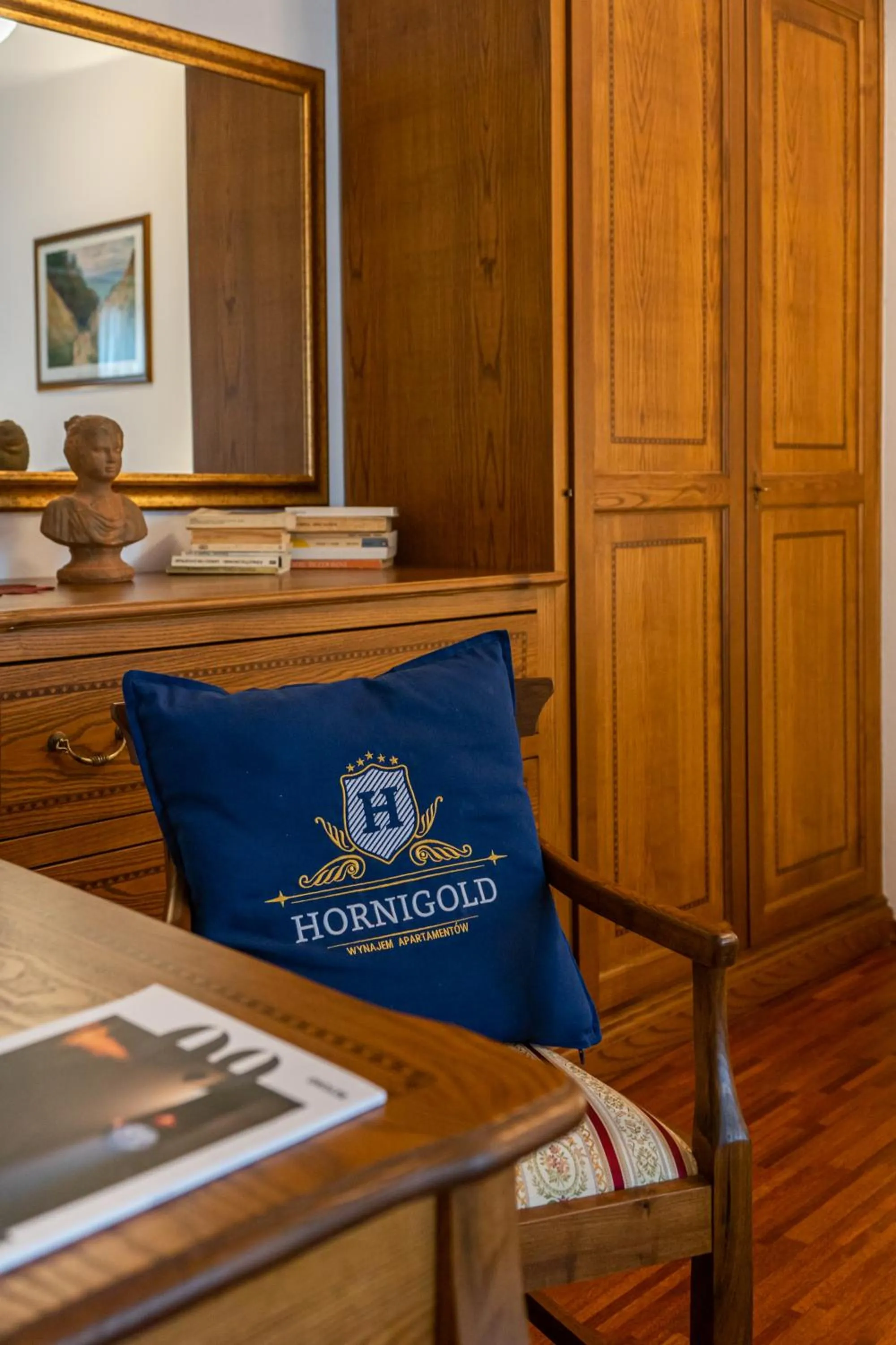 Photo of the whole room in Aparthotel Hornigold "W Zielonej Kamienicy"